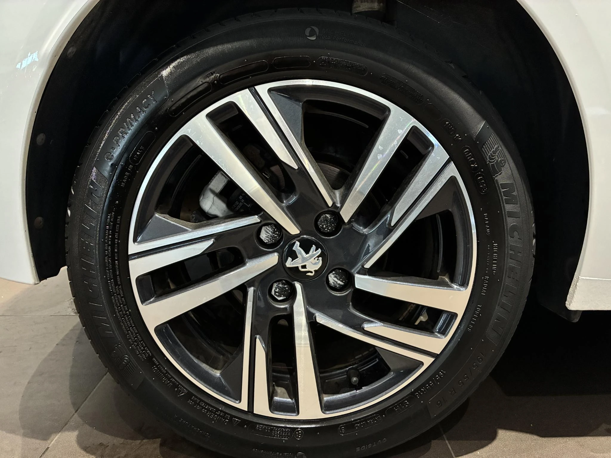Peugeot 208 met kenteken JHB-35-N – autofoto 5