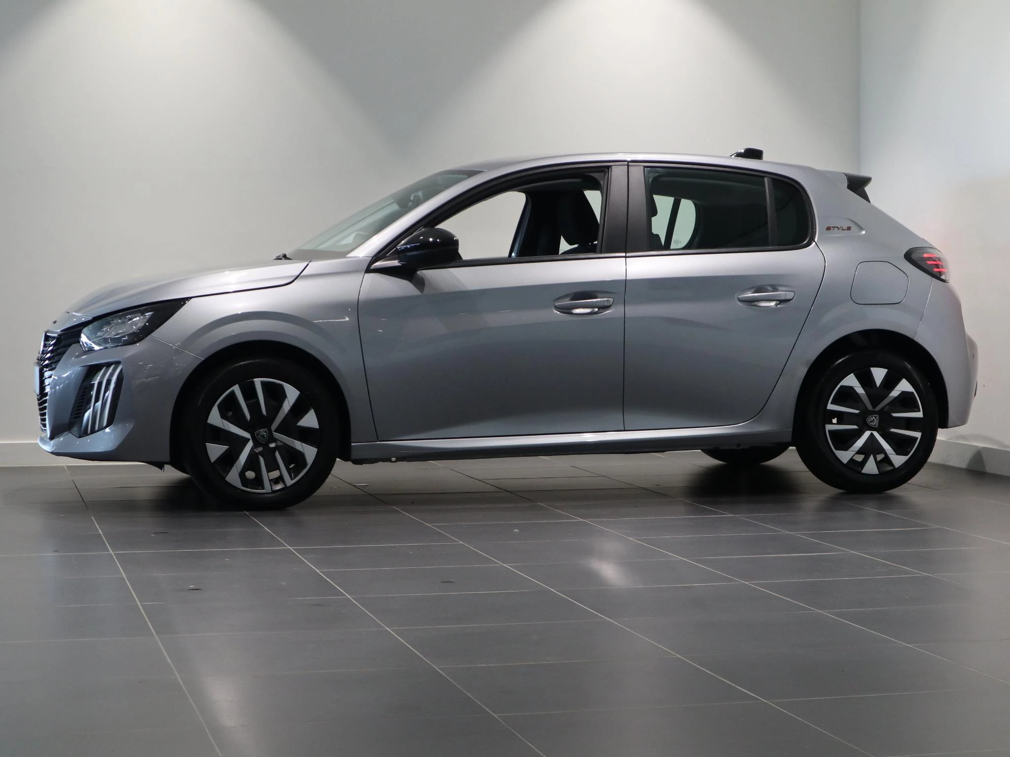 Peugeot 208 met kenteken KDP-20-H – autofoto 5