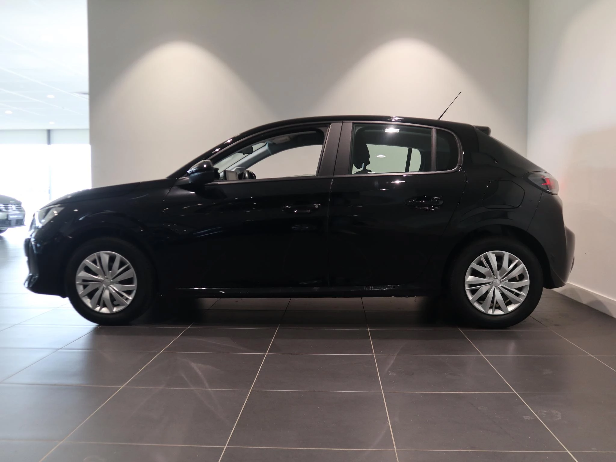 Peugeot 208 met kenteken L-081-BJ – autofoto 4