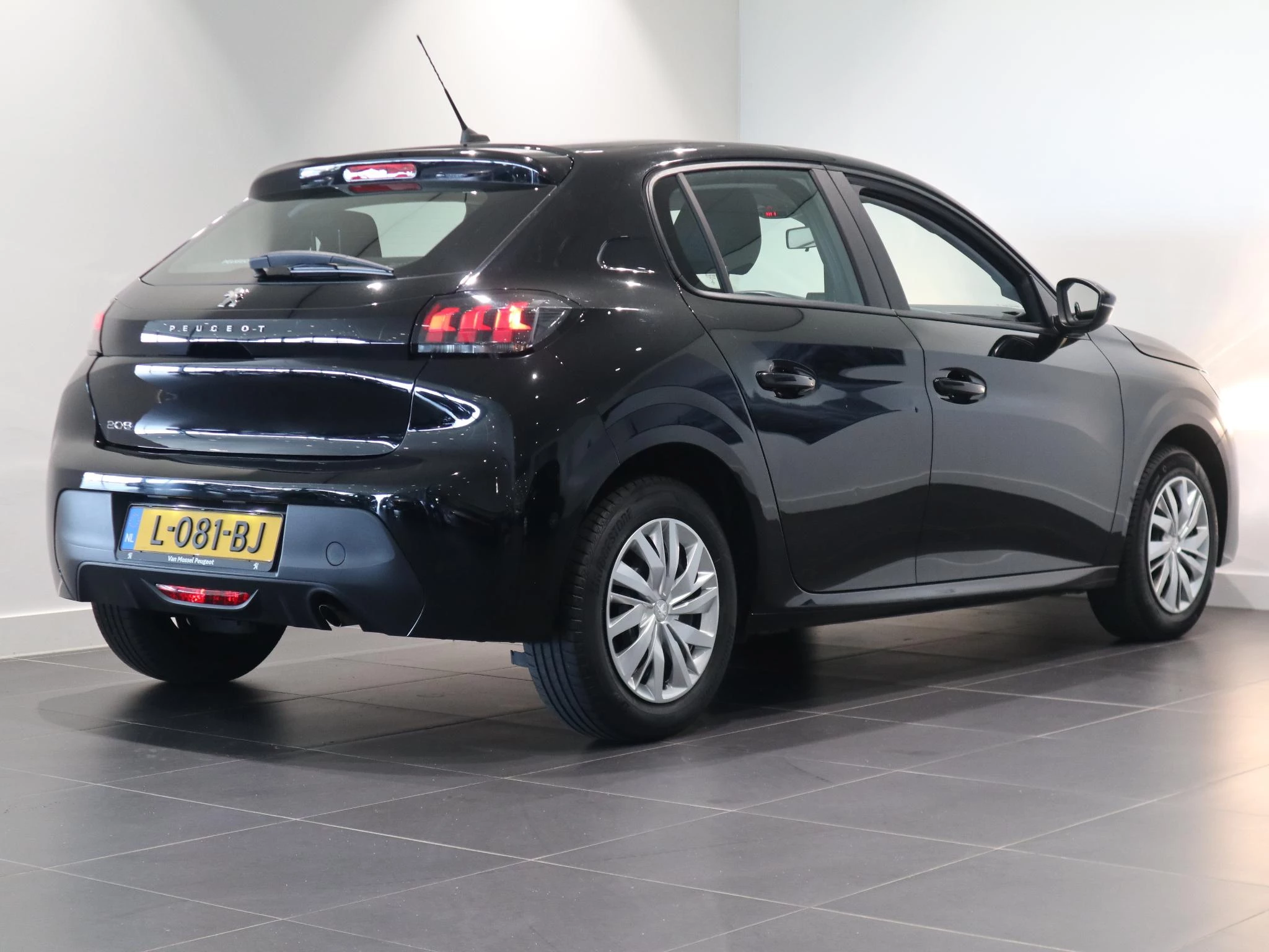 Peugeot 208 met kenteken L-081-BJ – autofoto 5