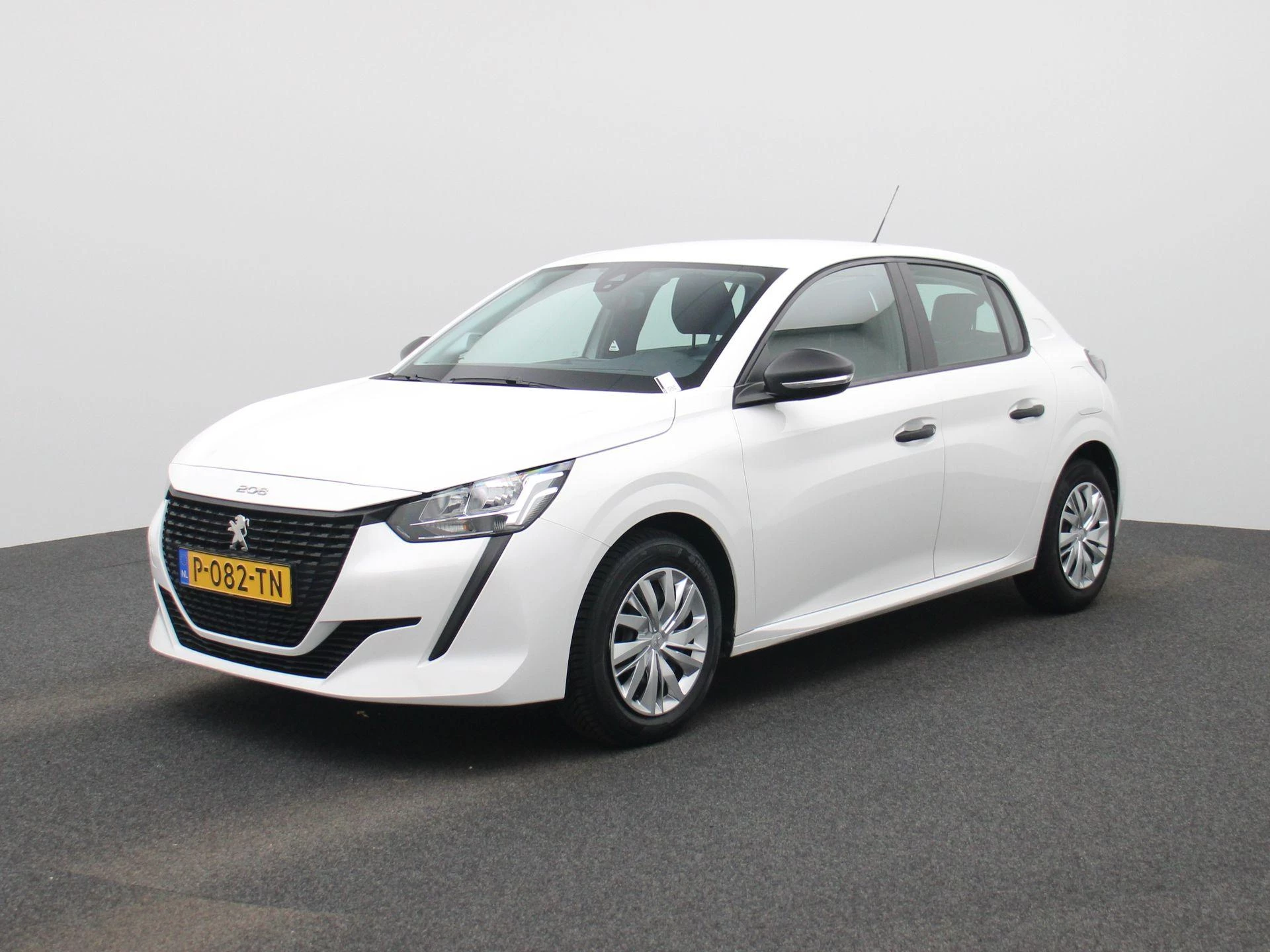 Peugeot 208 met kenteken P-082-TN – autofoto 2