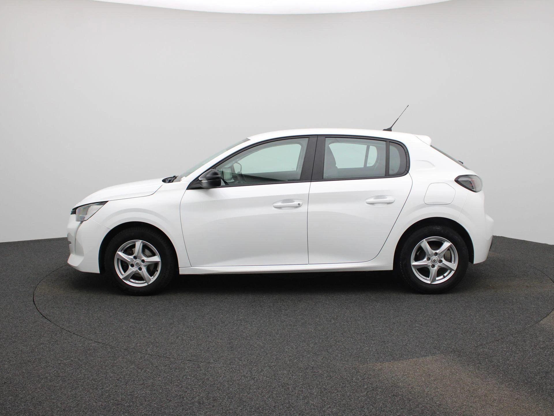 Peugeot 208 met kenteken P-331-BF – autofoto 5