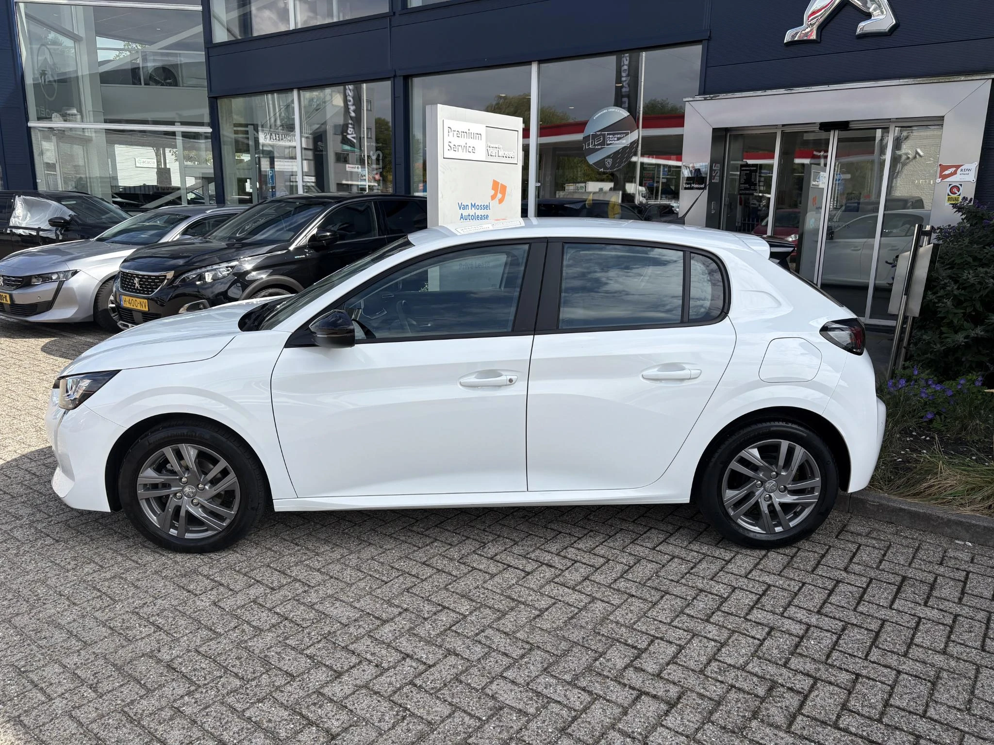 Peugeot 208 met kenteken P-406-NN – autofoto 5