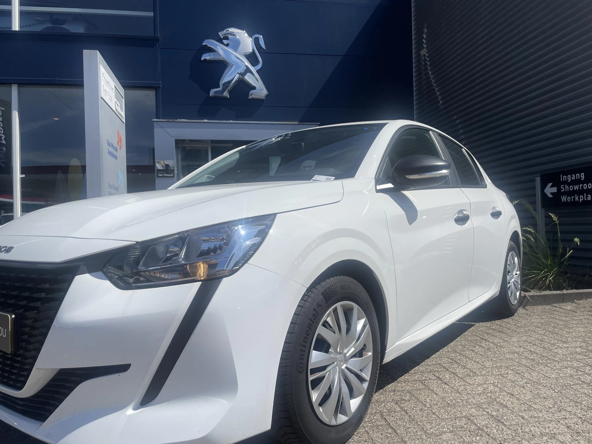 Peugeot 208 met kenteken P-857-GR – autofoto 4