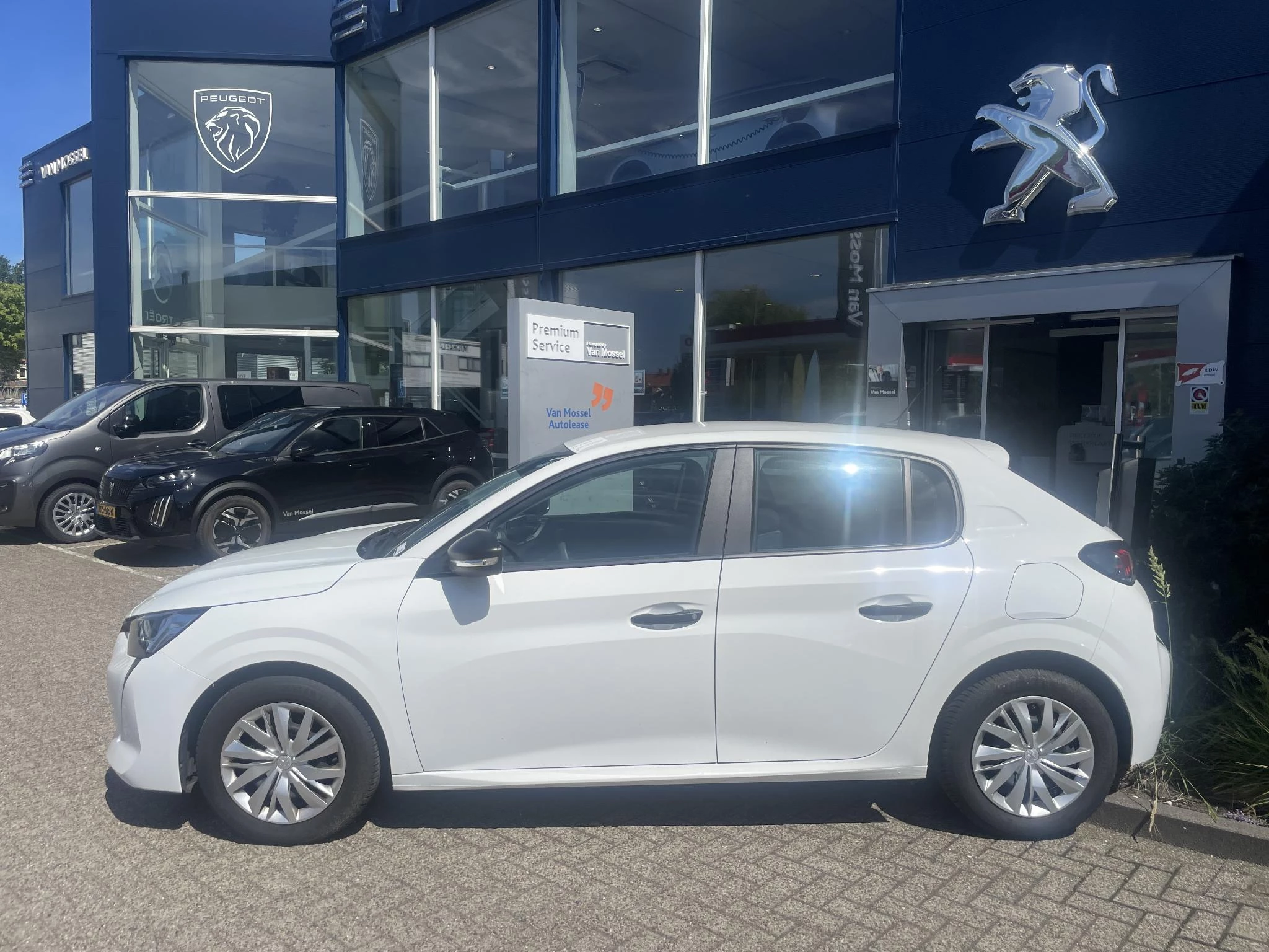 Peugeot 208 met kenteken P-857-GR – autofoto 5