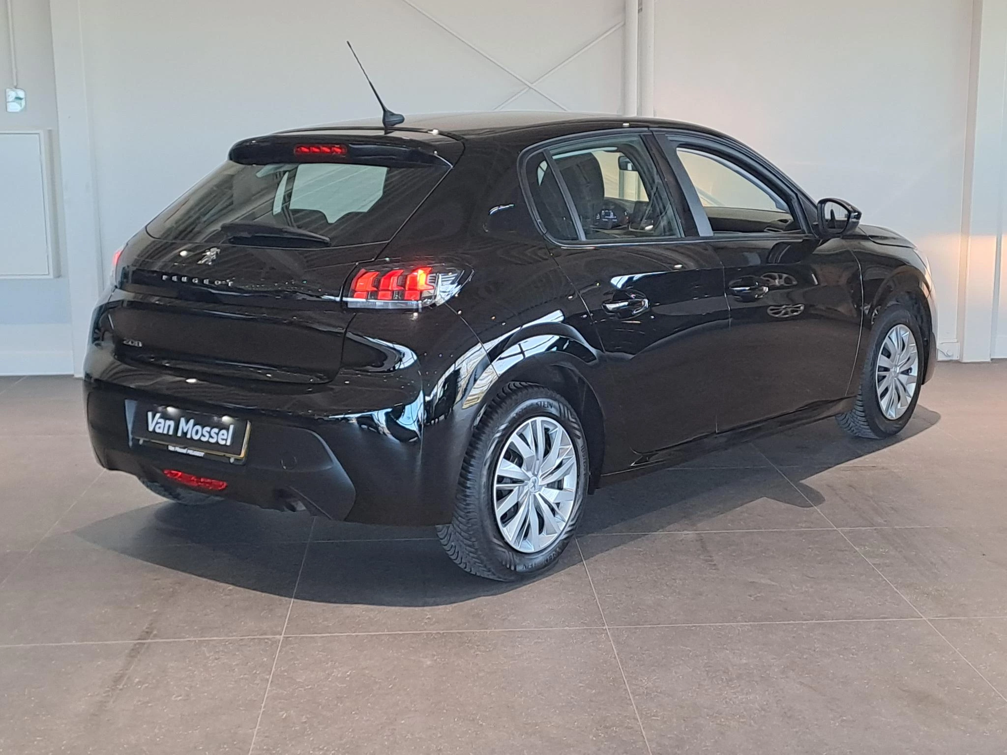 Peugeot 208 met kenteken R-040-NB – autofoto 4
