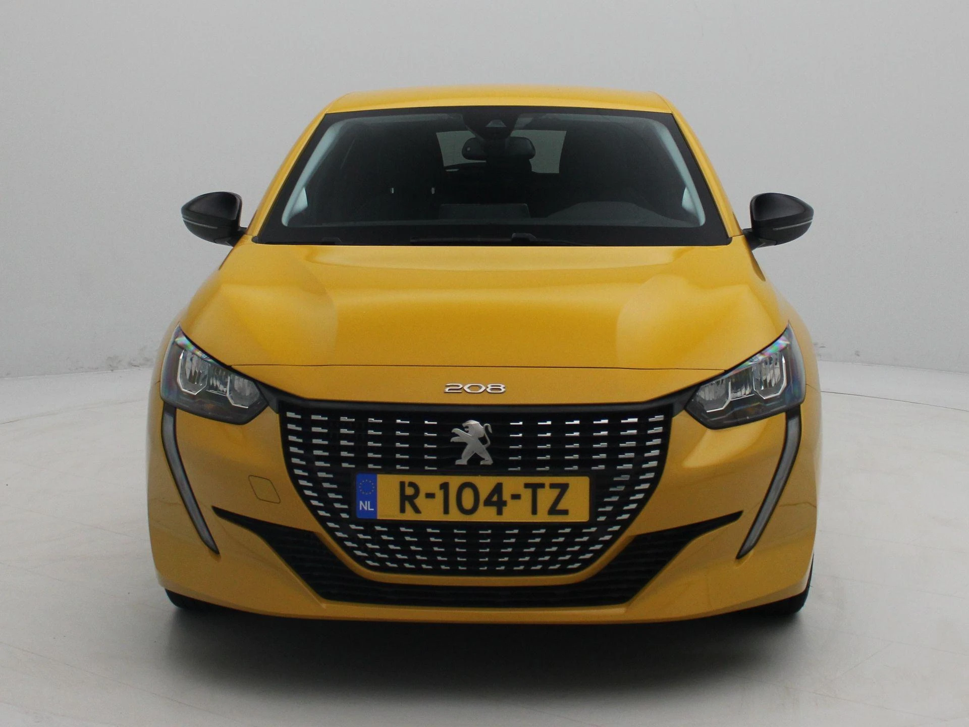 Peugeot 208 met kenteken R-104-TZ – autofoto 4