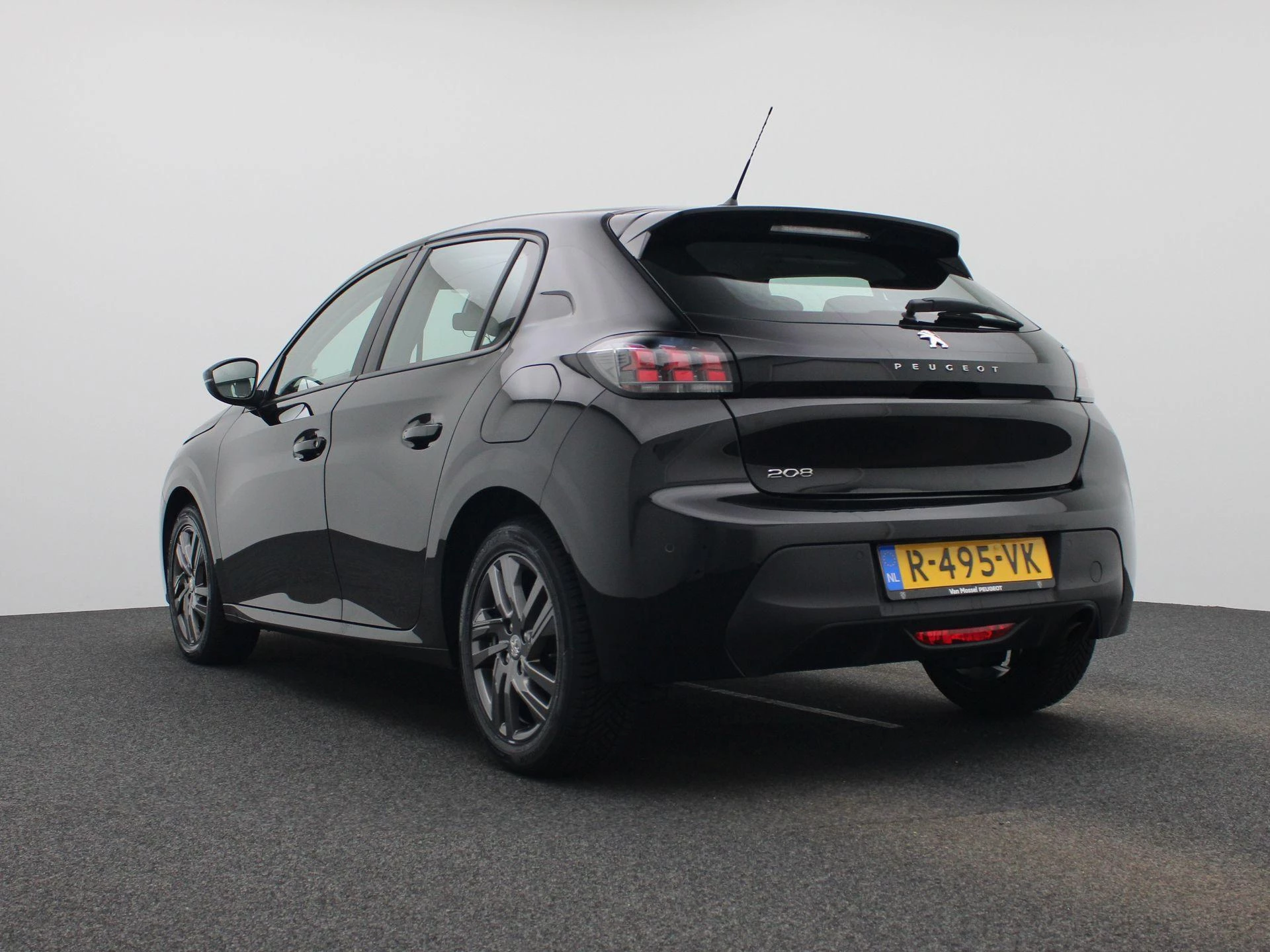 Peugeot 208 met kenteken R-495-VK – autofoto 4