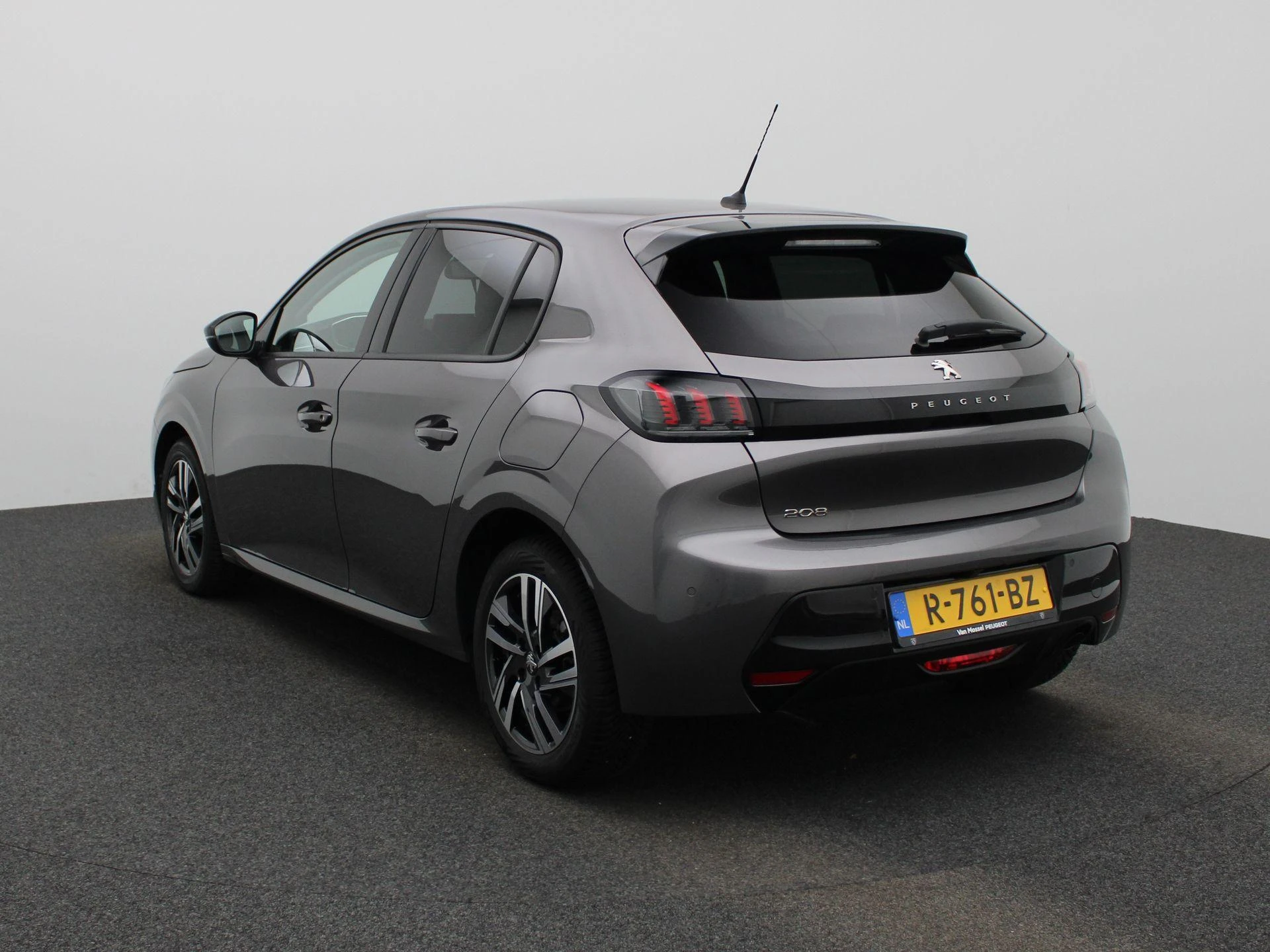 Peugeot 208 met kenteken R-761-BZ – autofoto 3