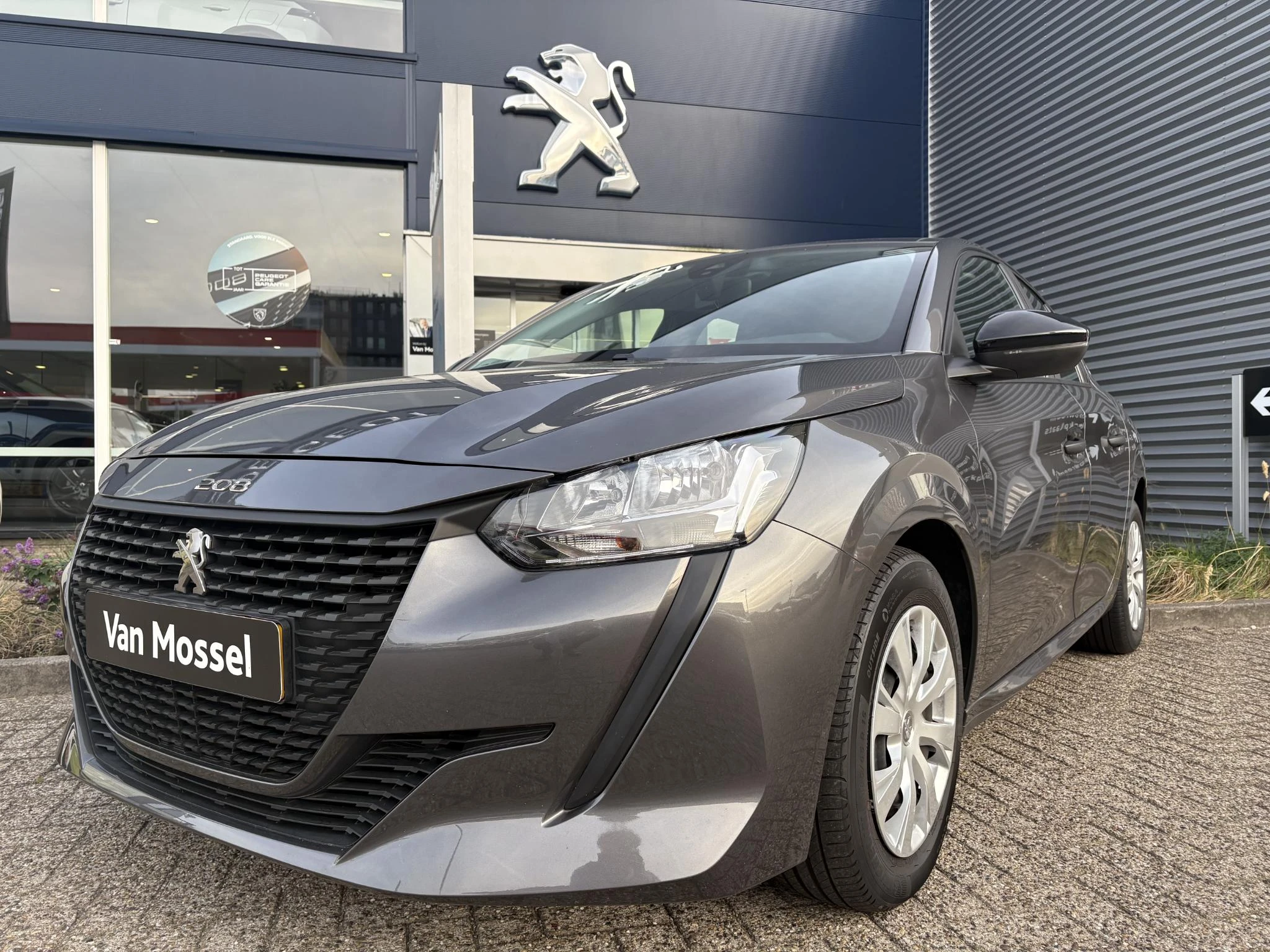 Peugeot 208 met kenteken R-947-ZL – autofoto 4