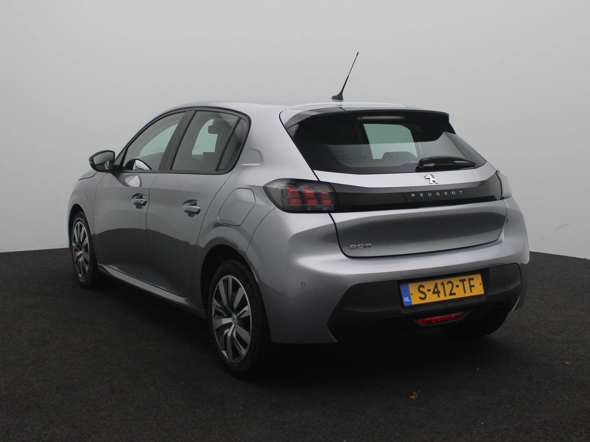 Peugeot 208 met kenteken S-412-TF – autofoto 3