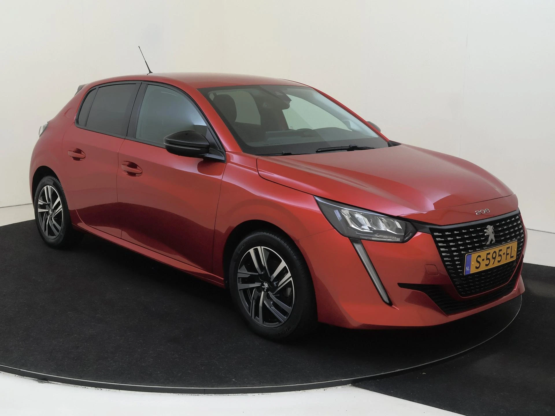 Peugeot 208 met kenteken S-595-FL – autofoto 3