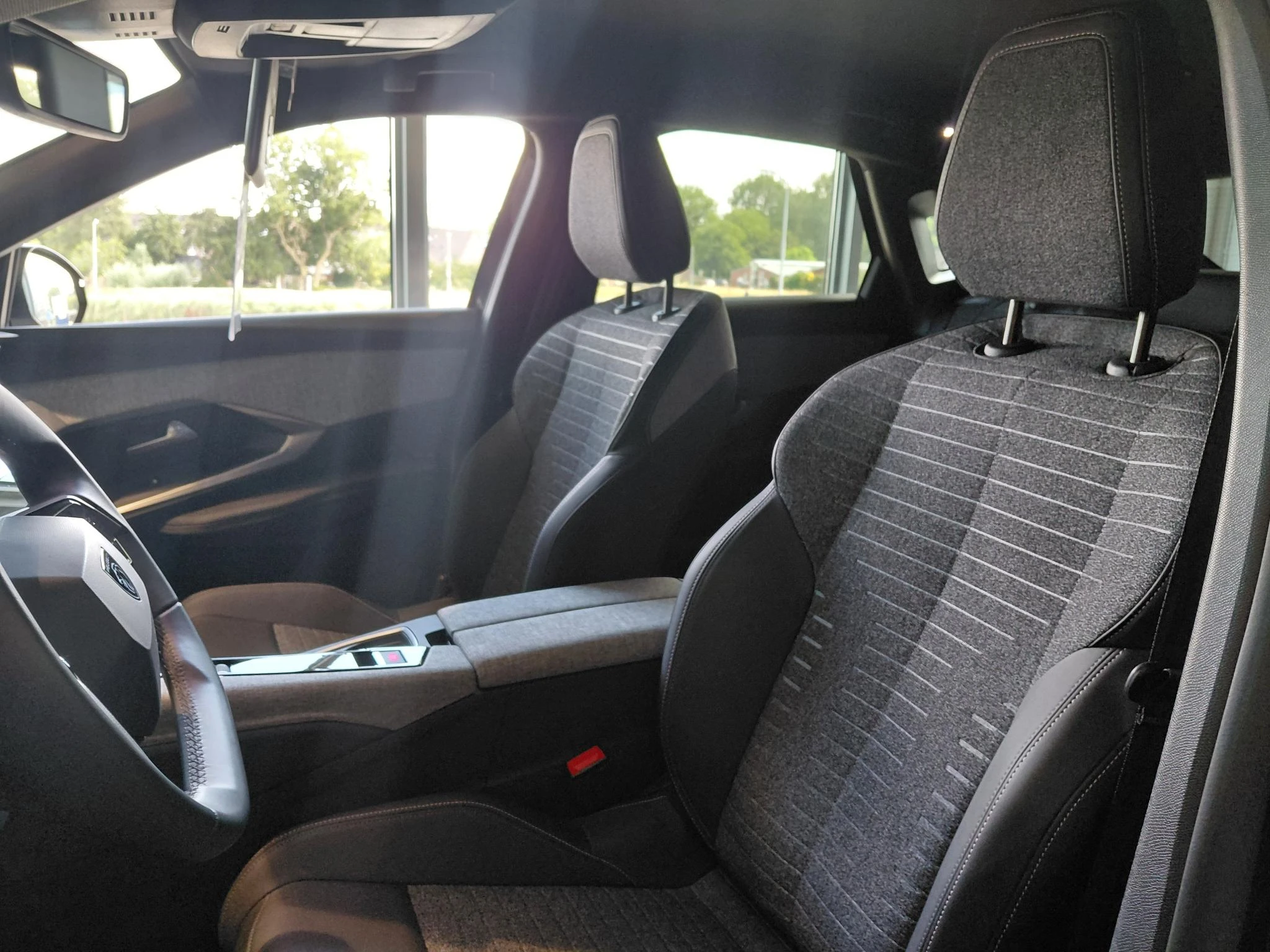 Peugeot 3008 met kenteken 09100 – autofoto 4
