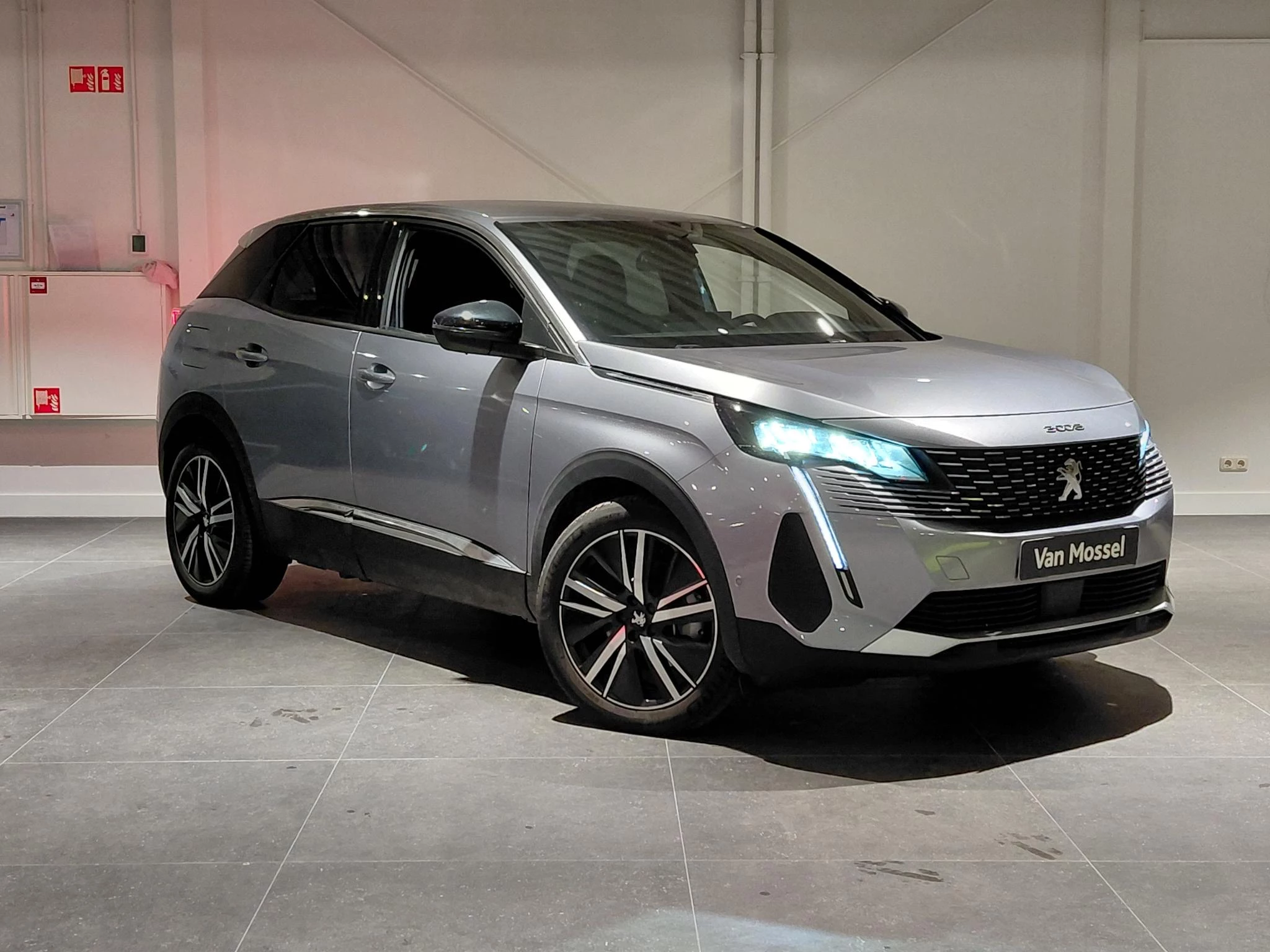 Peugeot 3008 met kenteken 17100 – autofoto 5