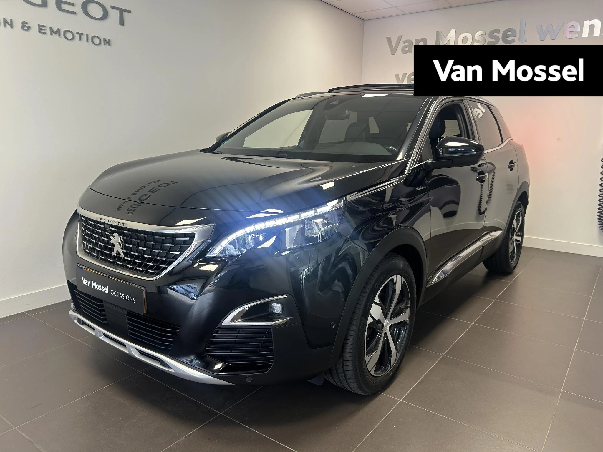 Peugeot 3008 met kenteken 60100 – autofoto 2