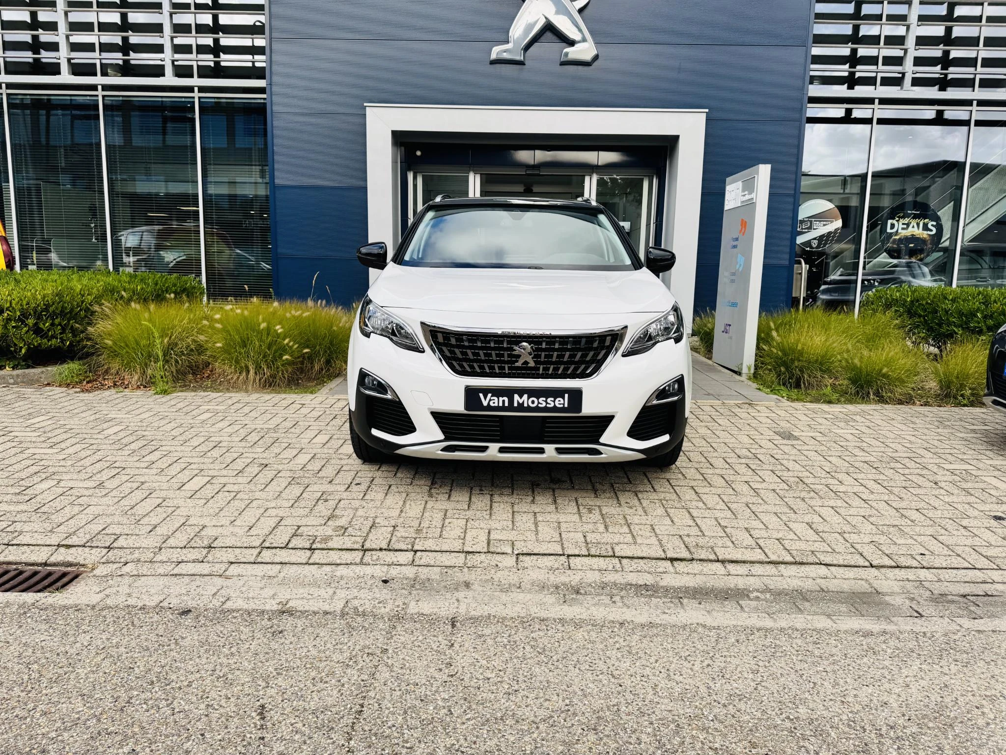 Peugeot 3008 met kenteken 60100 – autofoto 5