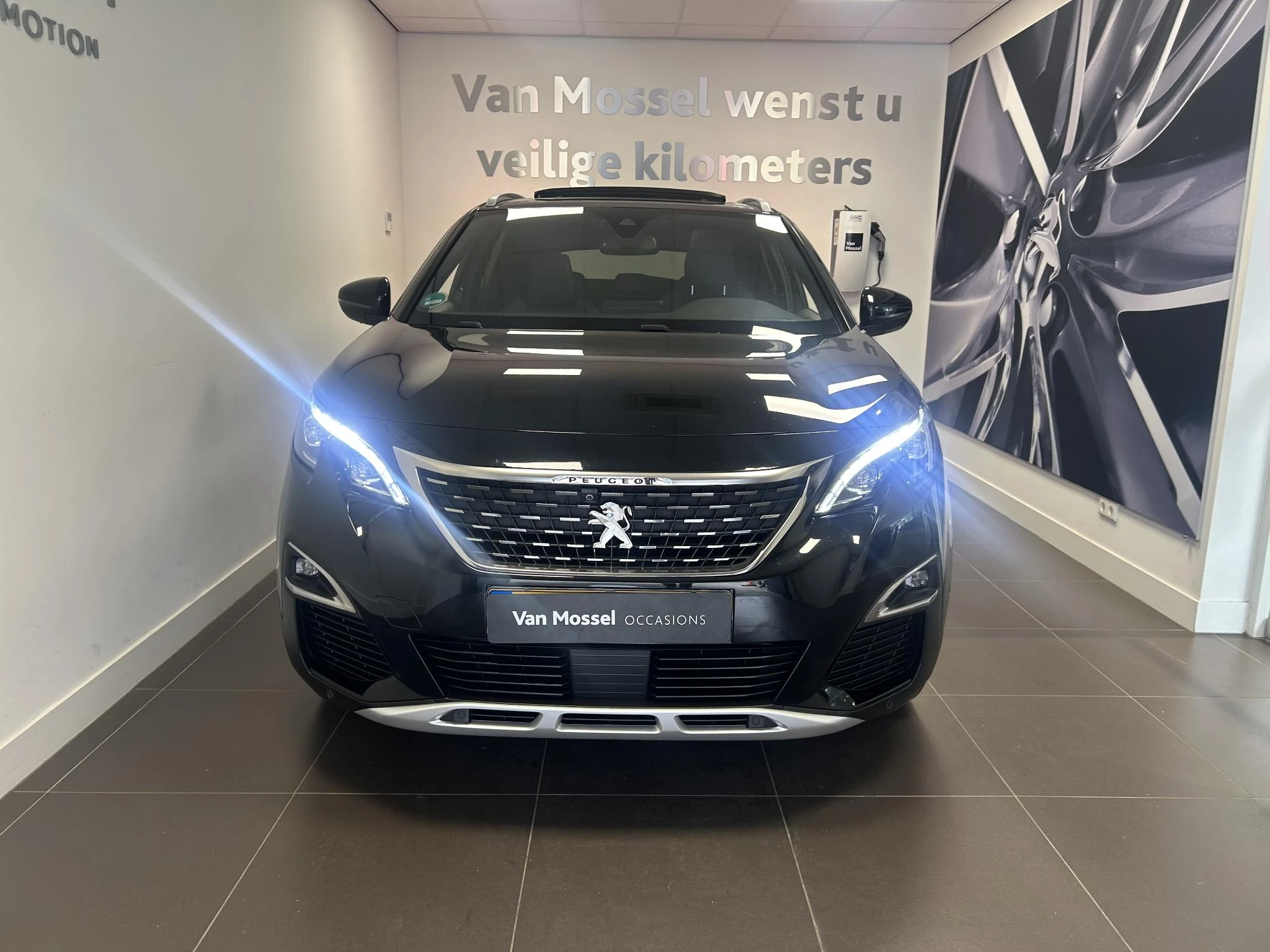 Peugeot 3008 met kenteken 60100 – autofoto 5