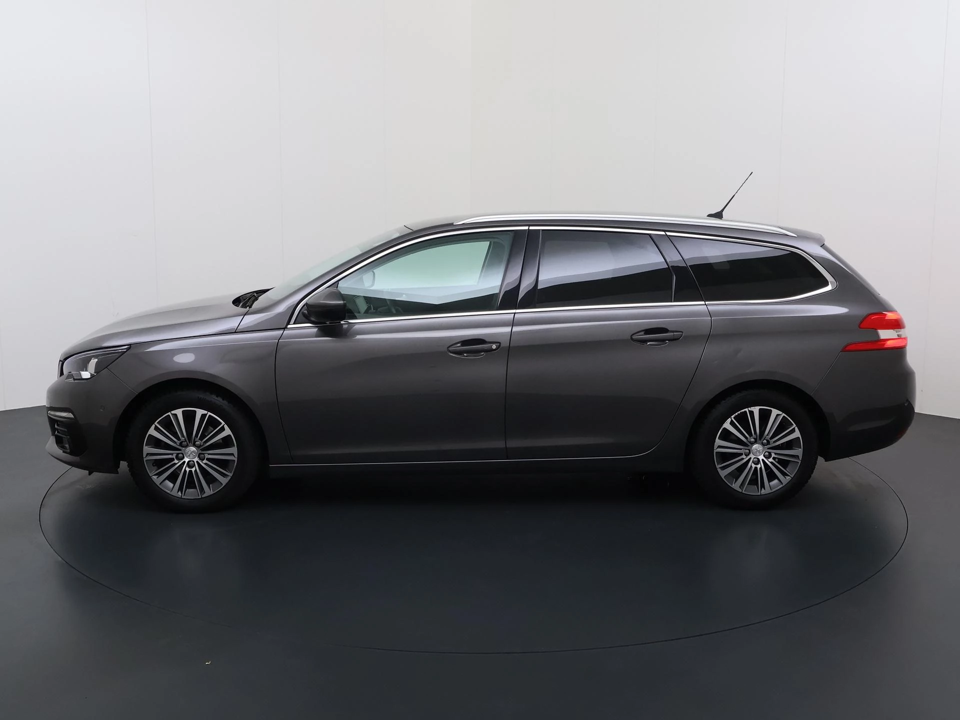 Peugeot 308 met kenteken 57100 – autofoto 4