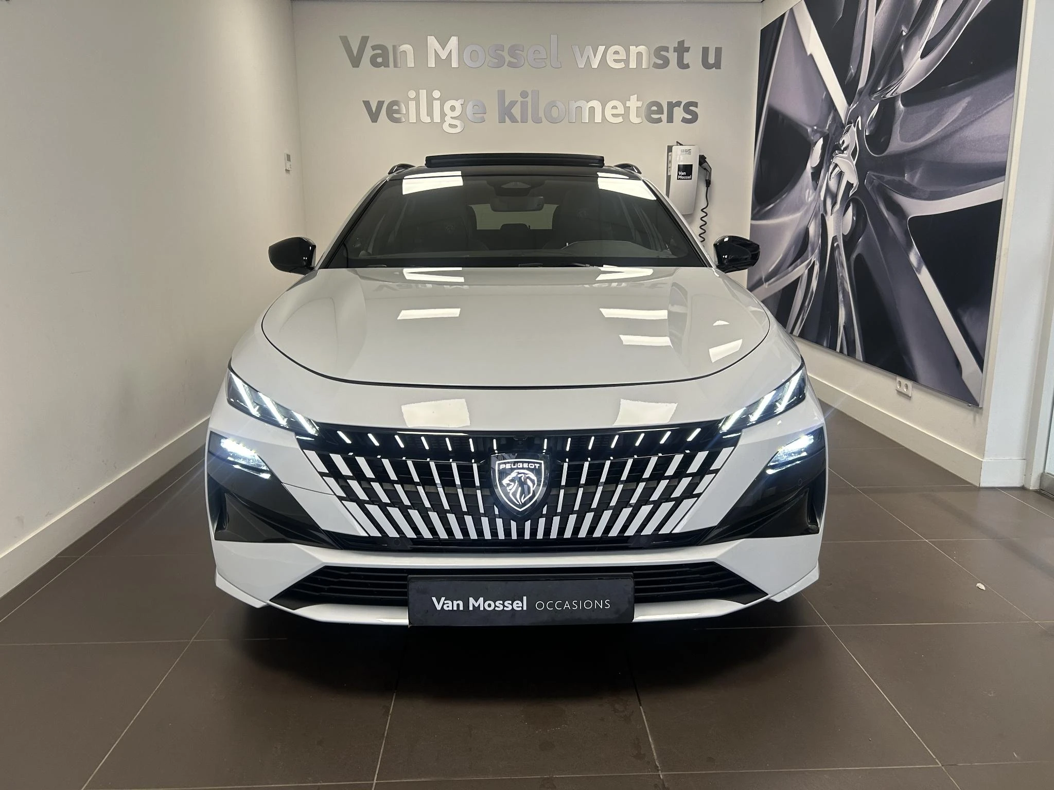 Peugeot 308 met kenteken JKL-76-L – autofoto 4