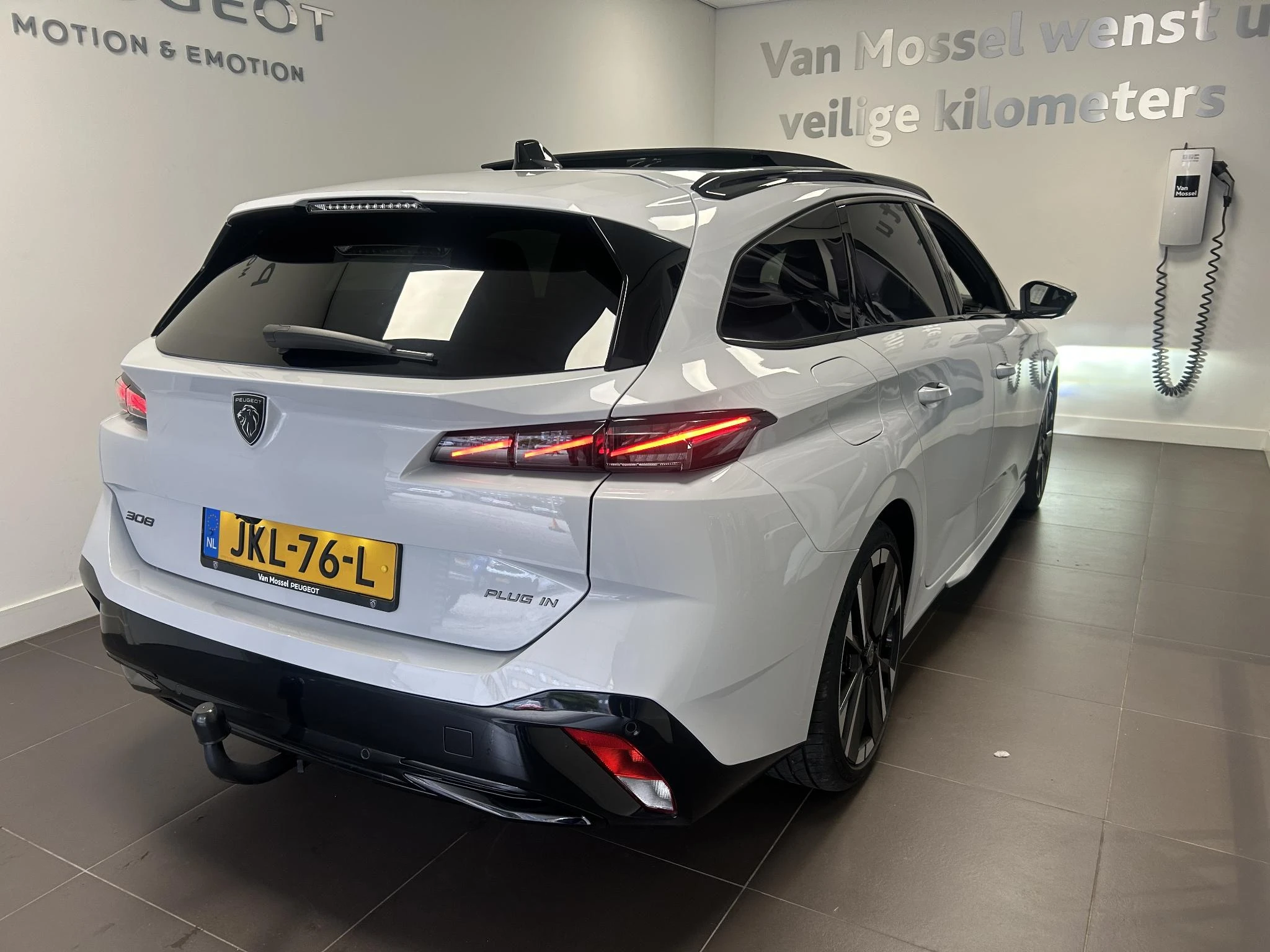 Peugeot 308 met kenteken JKL-76-L – autofoto 5