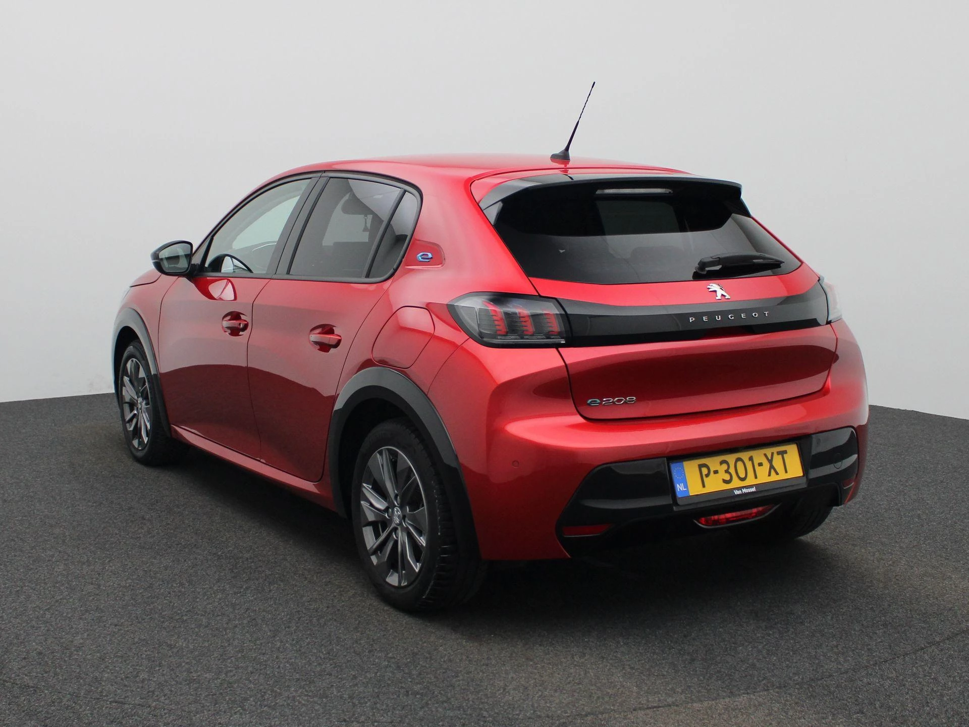 Peugeot E-208 – autofoto 4