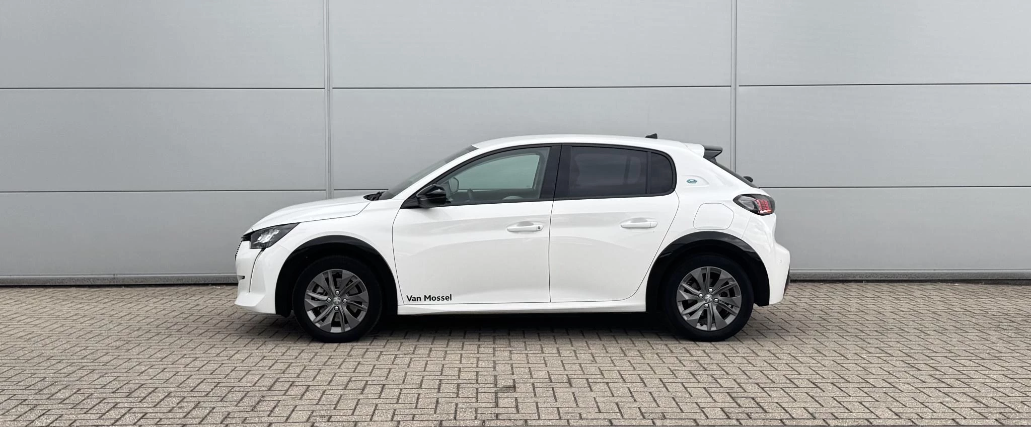 Peugeot E-208 – autofoto 4