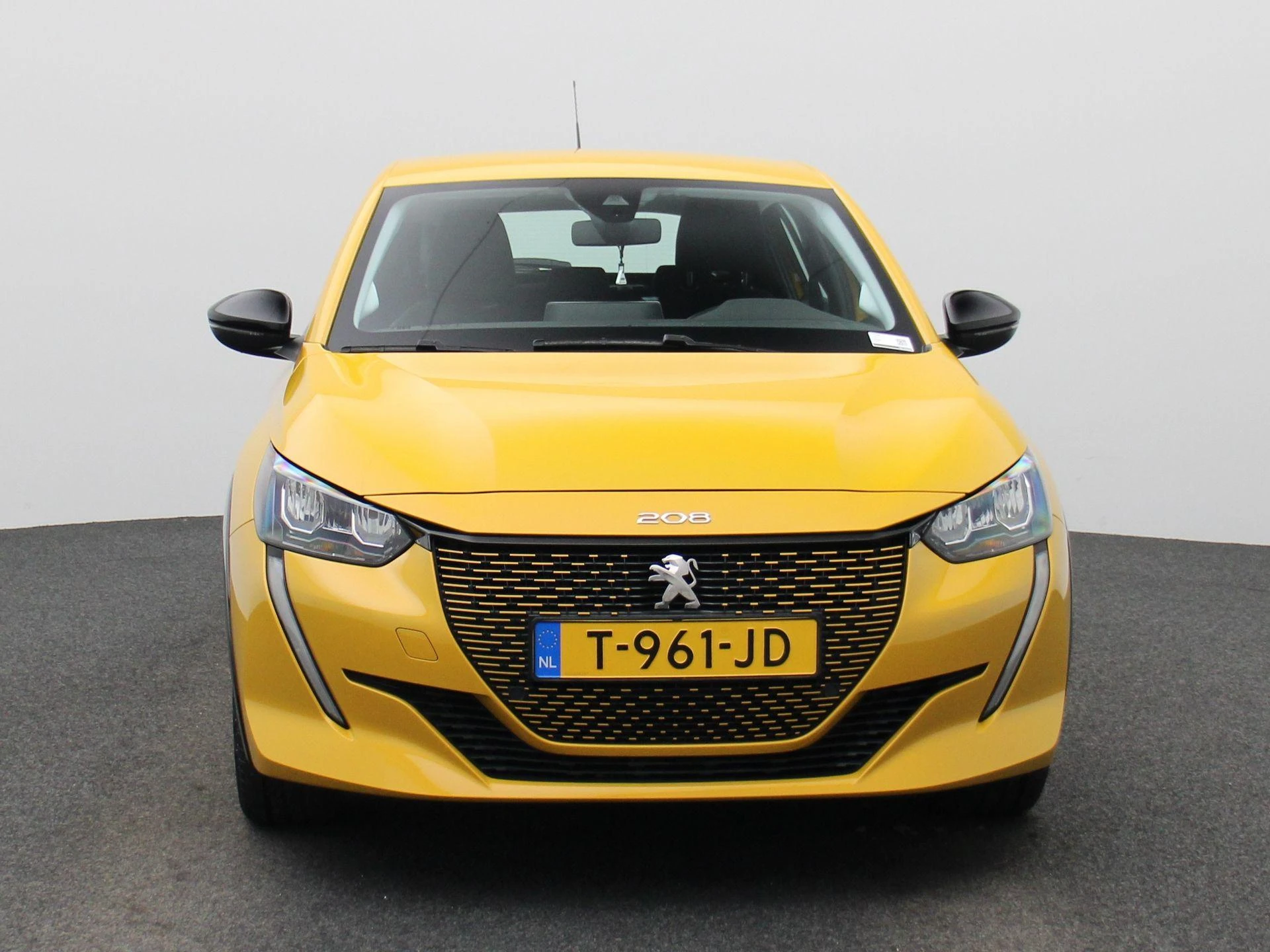 Peugeot E-208 – autofoto 4