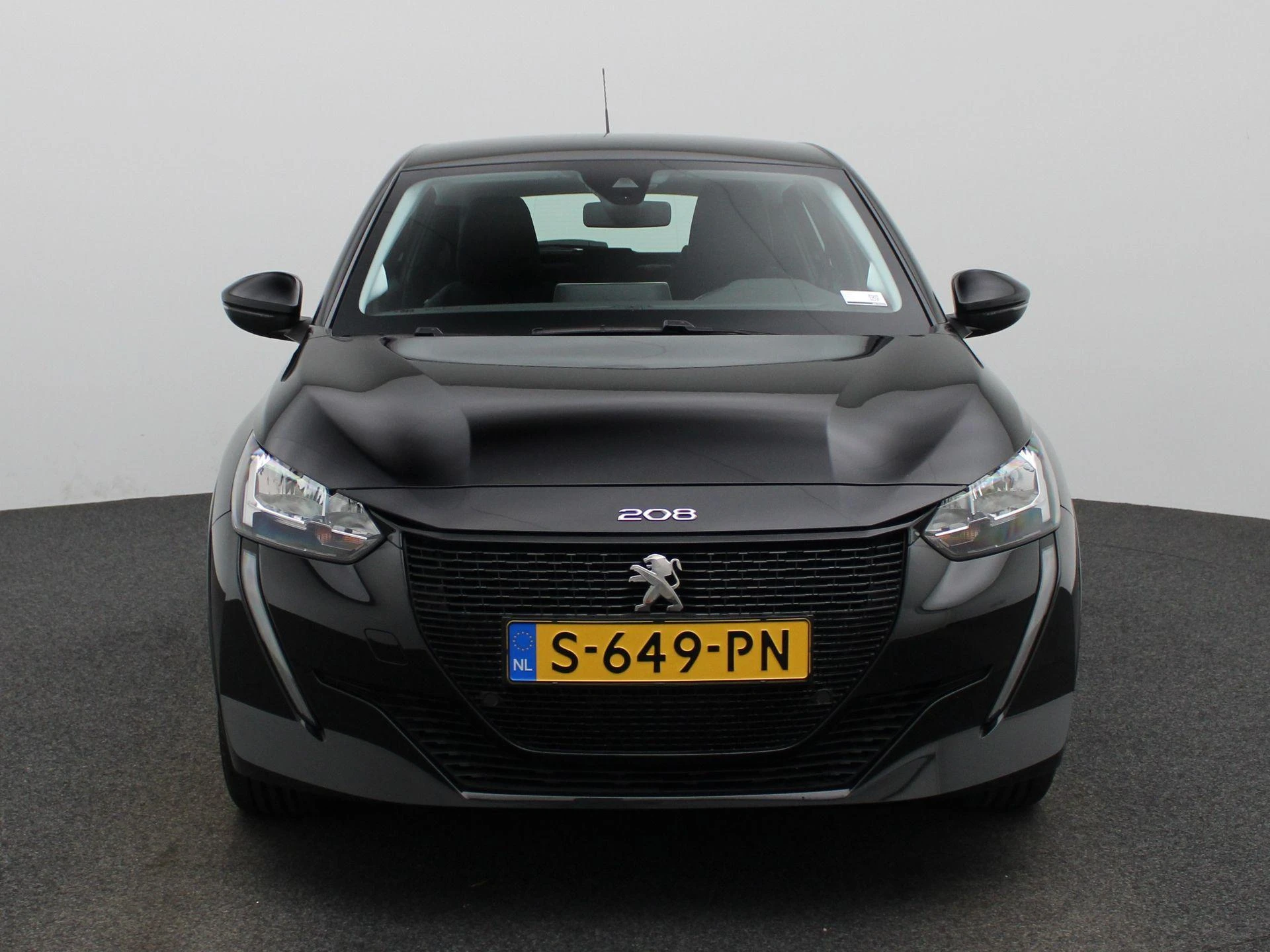 Peugeot E-208 – autofoto 4