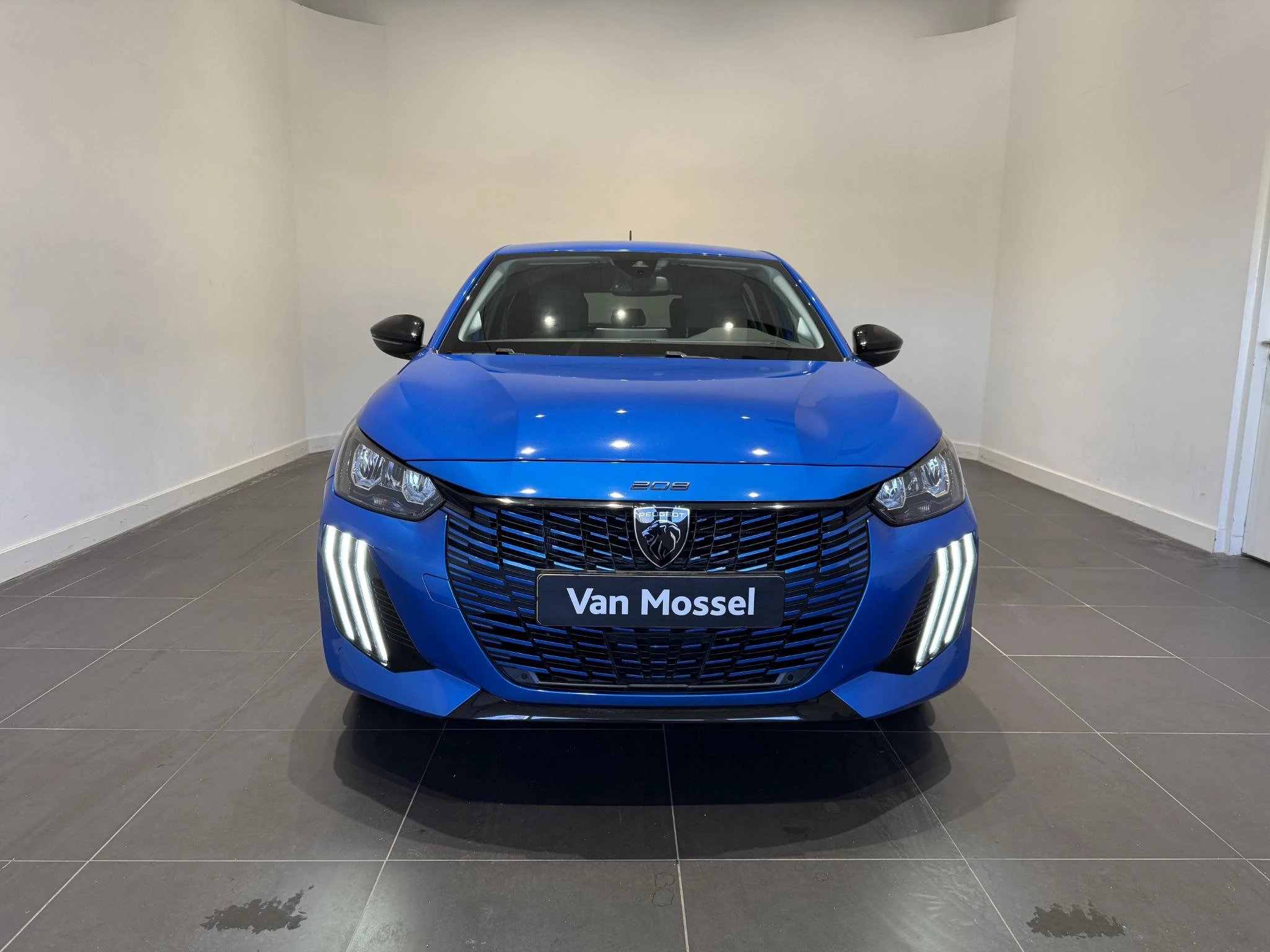 Peugeot E-208 – autofoto 4