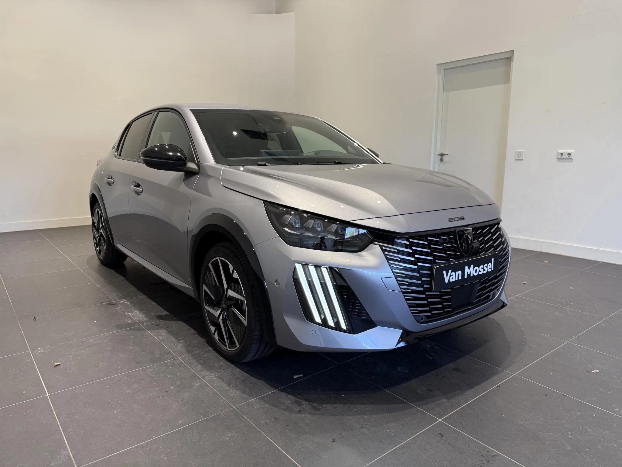 Peugeot E-208 – autofoto 5