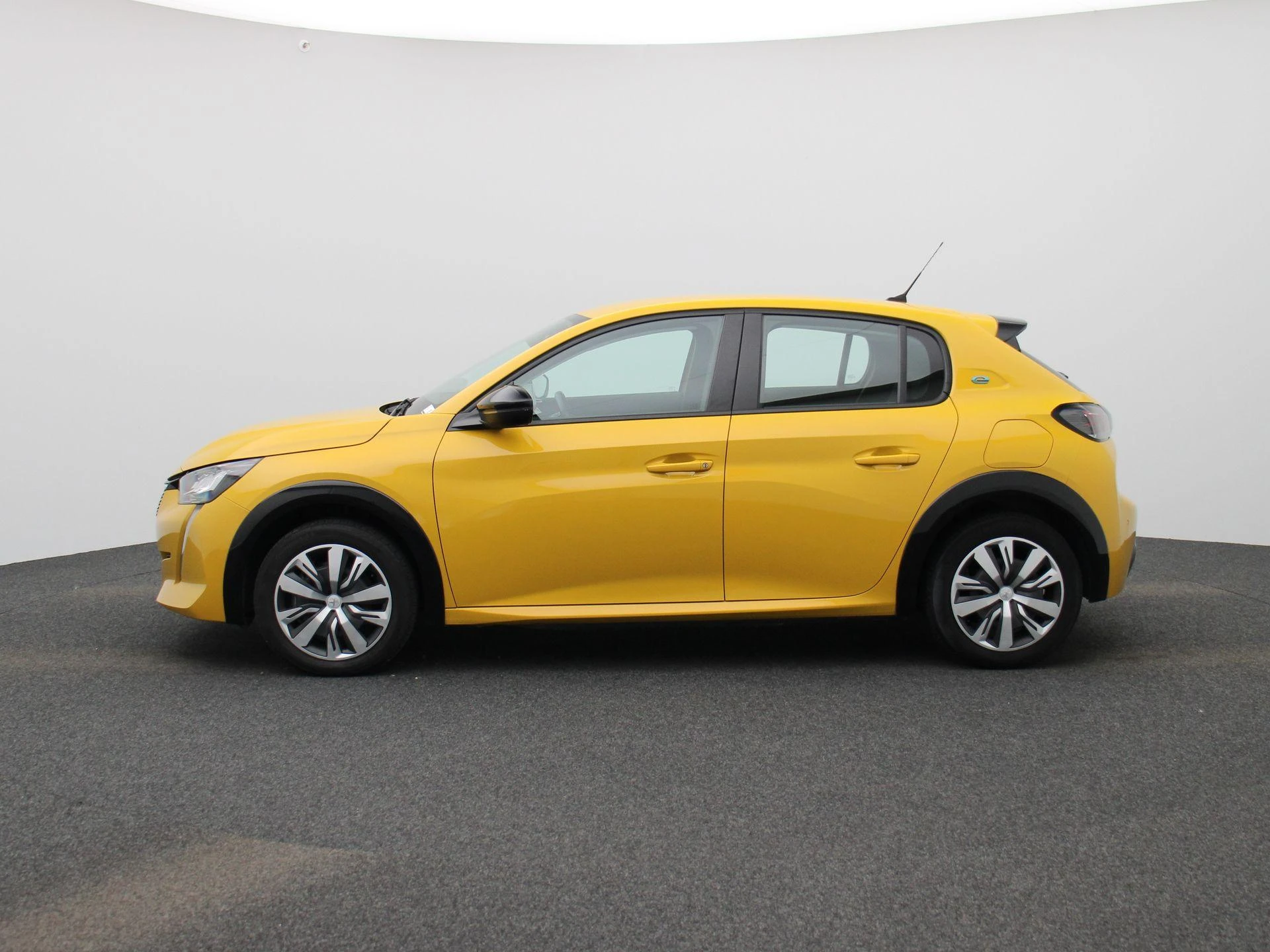 Peugeot E-208 – autofoto 5