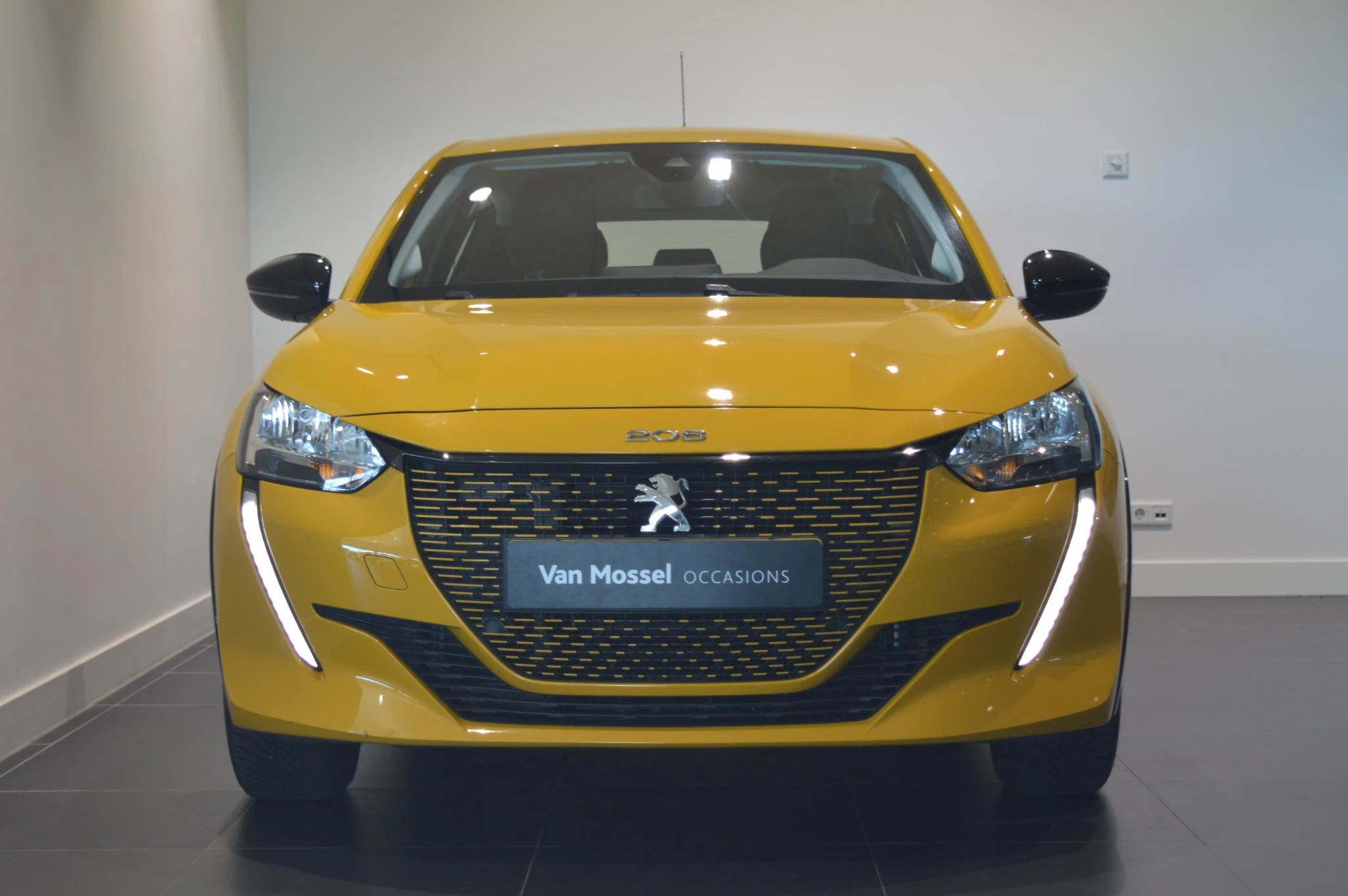Peugeot E-208 – autofoto 5