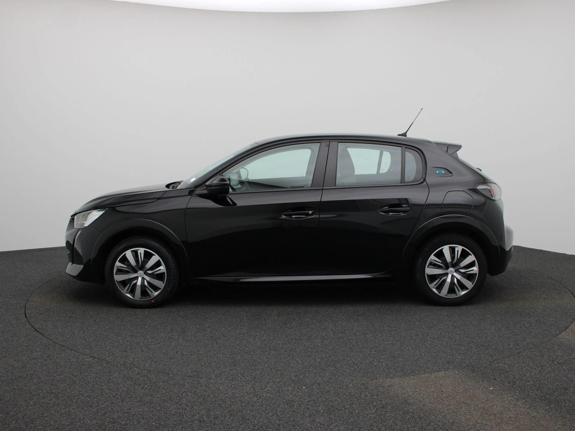 Peugeot E-208 – autofoto 5