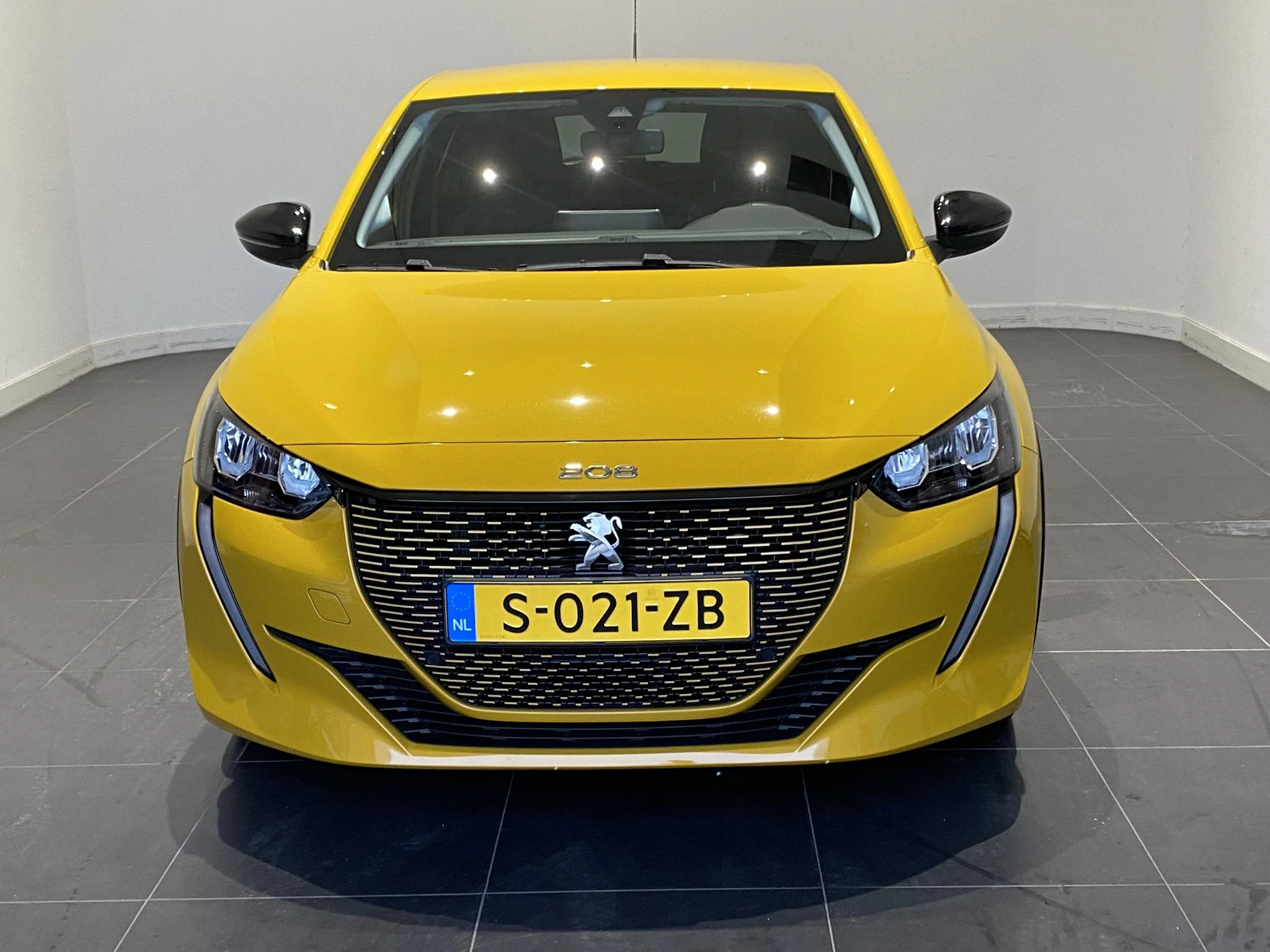 Peugeot E-208 – autofoto 5