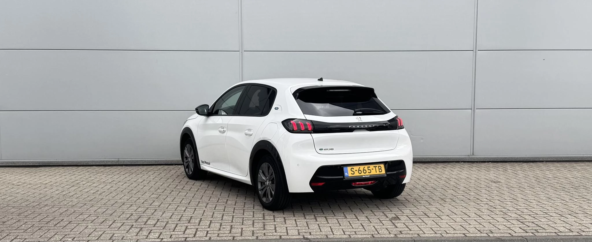 Peugeot E-208 – autofoto 5