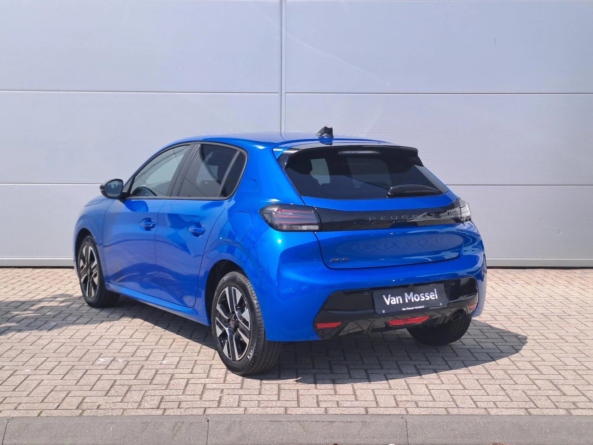 Peugeot E-208 – autofoto 5