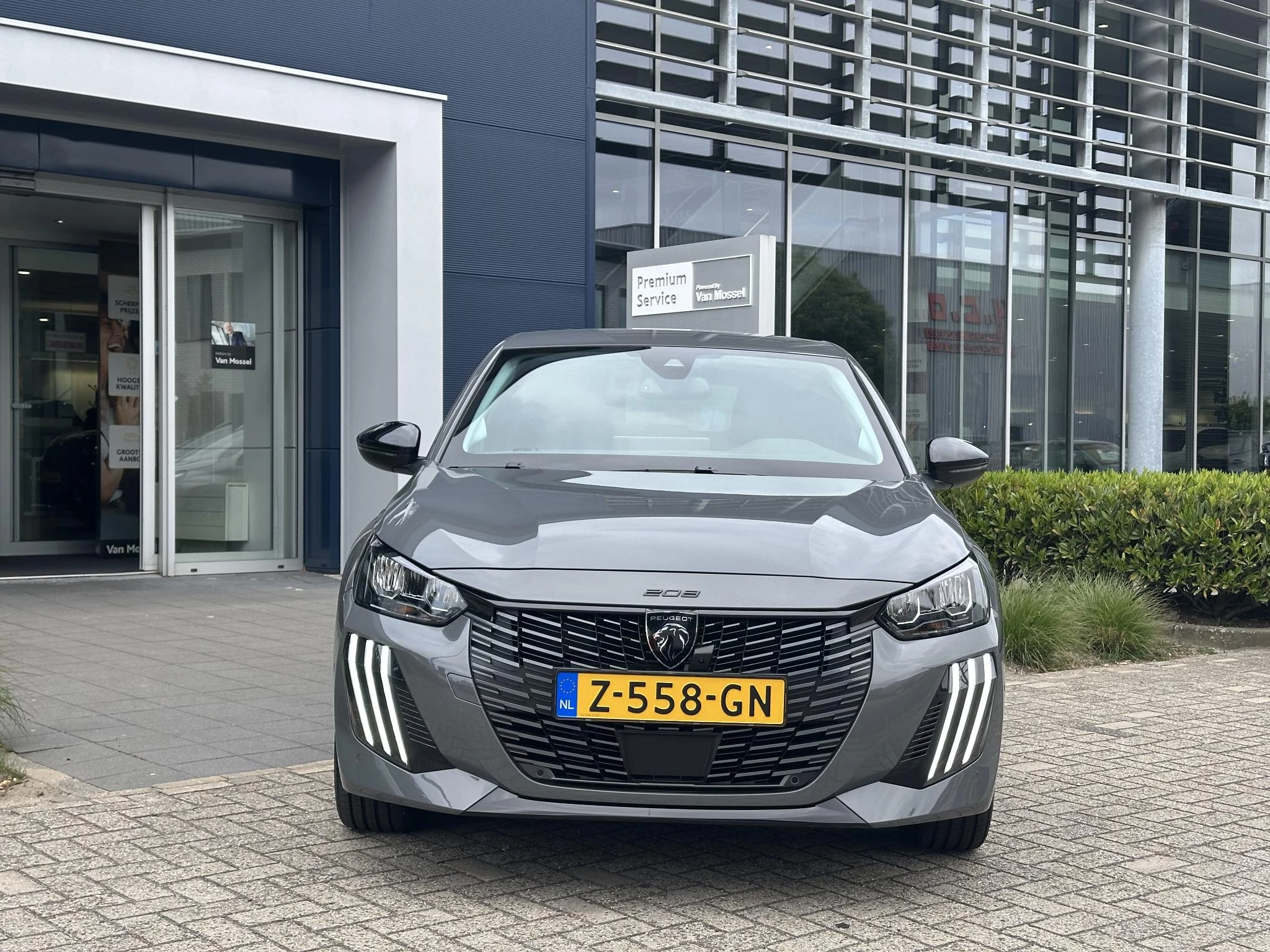 Peugeot E-208 – autofoto 5