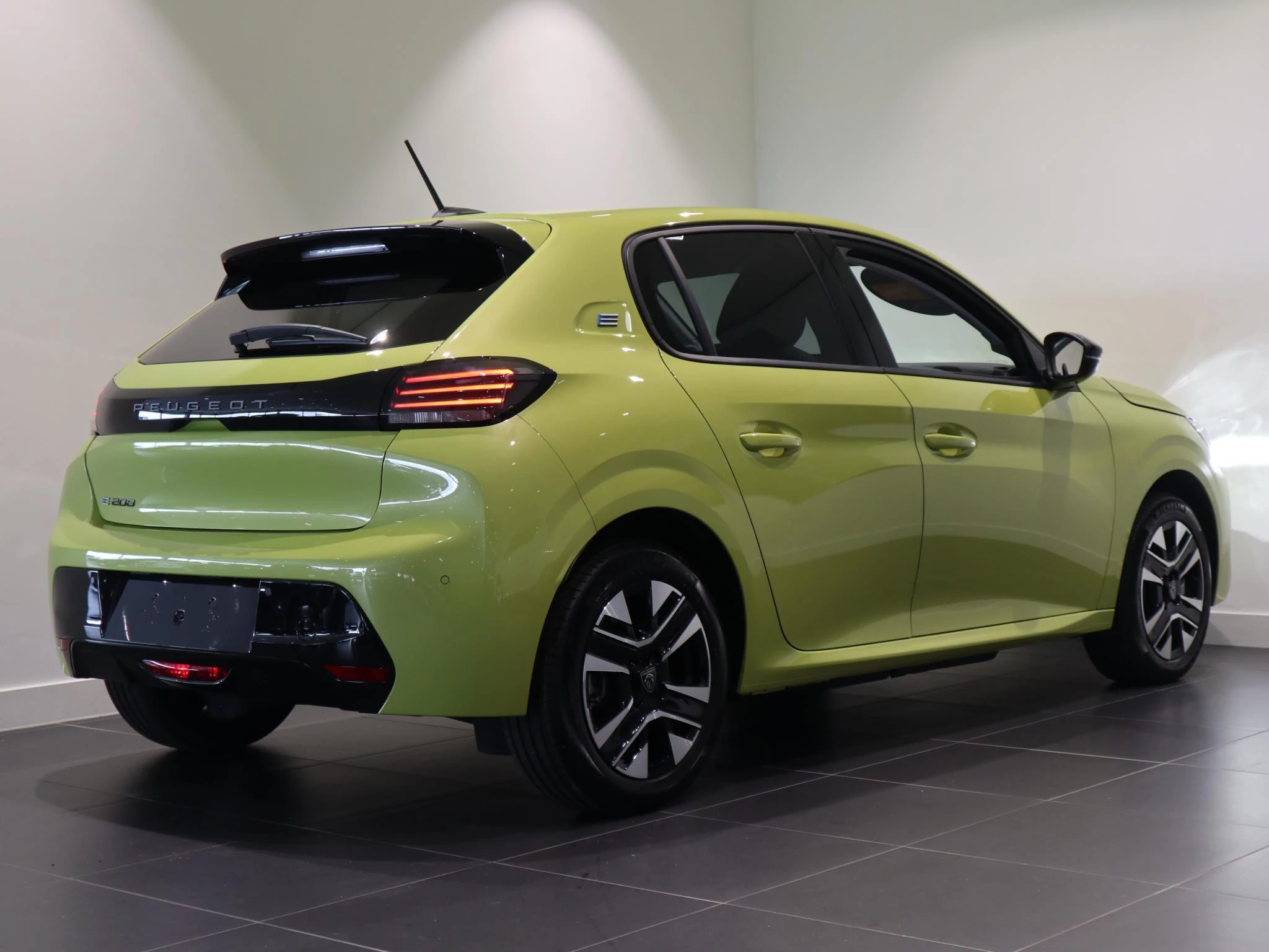 Peugeot E-208 – autofoto 5