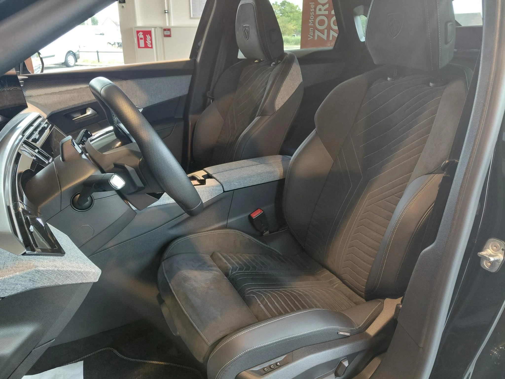 Peugeot e-3008 – autofoto 5
