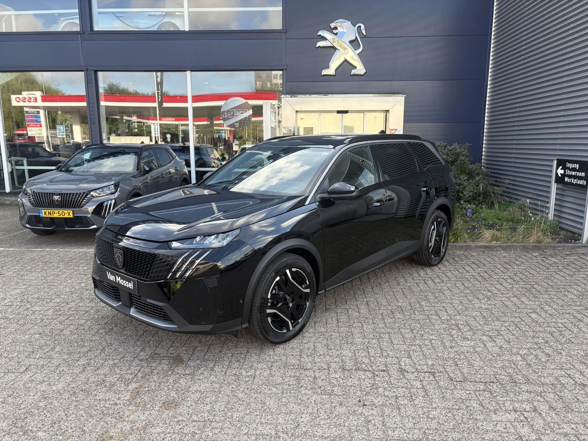 Peugeot e-5008 – autofoto 2