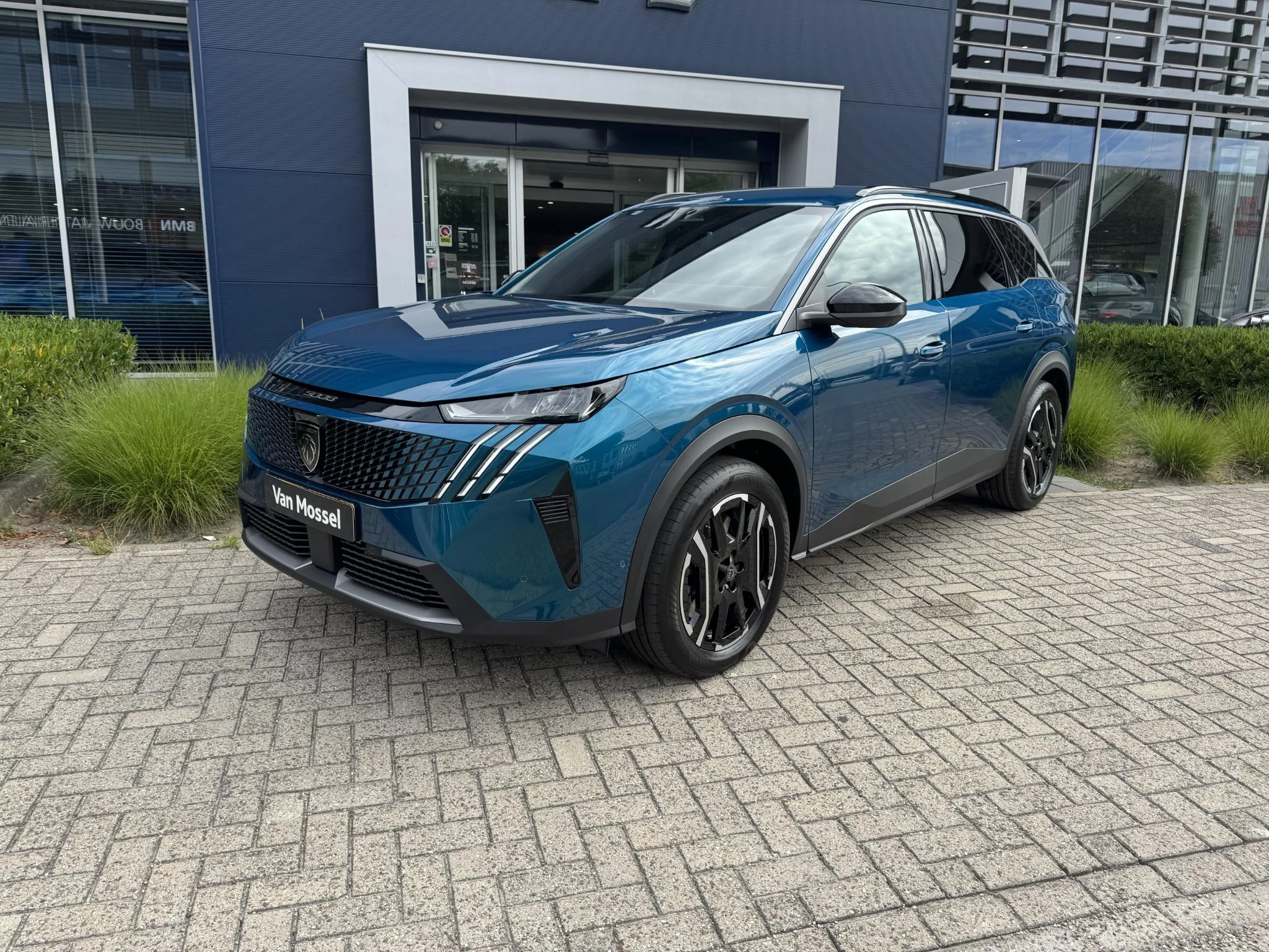 Peugeot e-5008 – autofoto 4