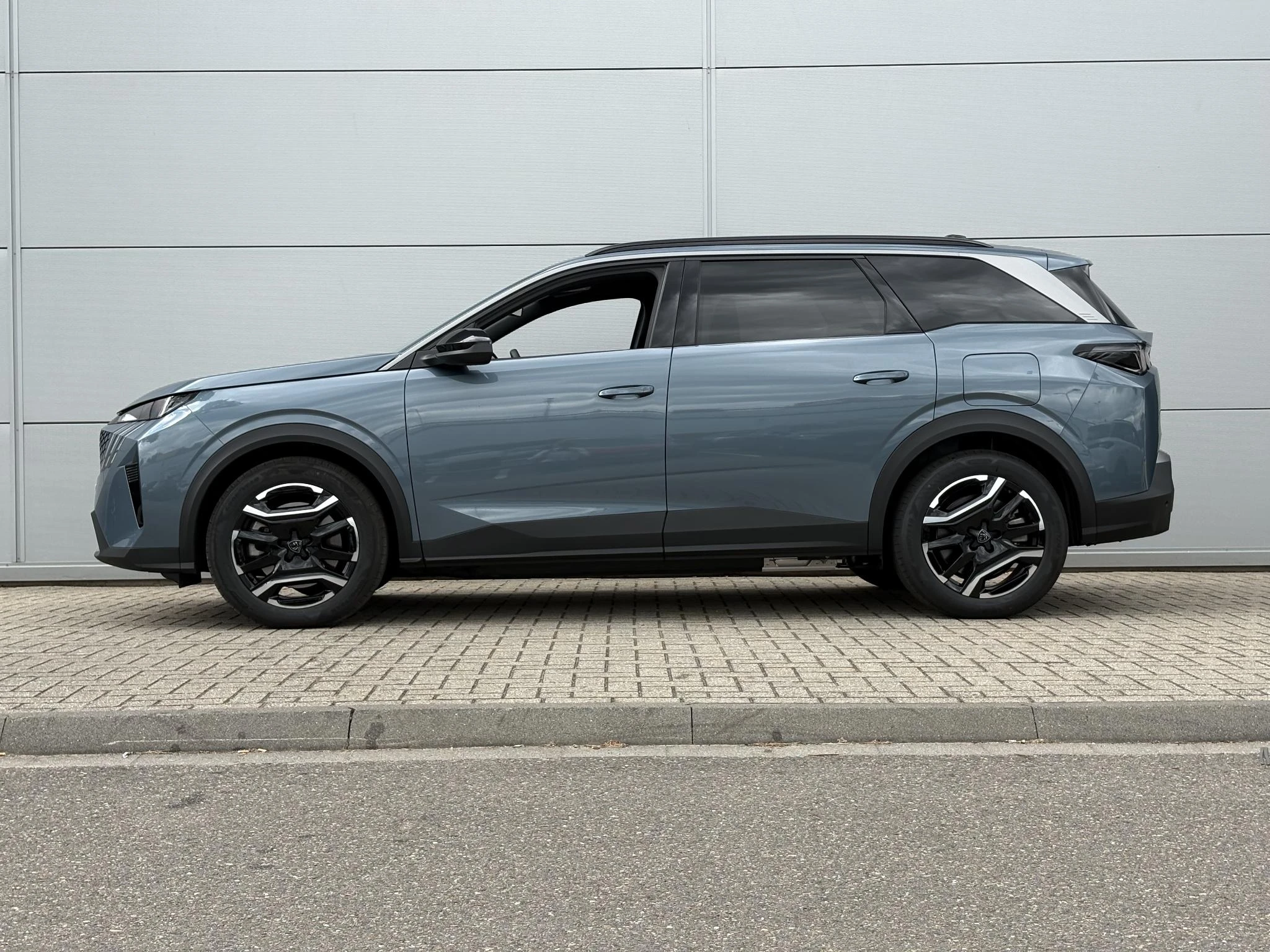 Peugeot e-5008 – autofoto 5