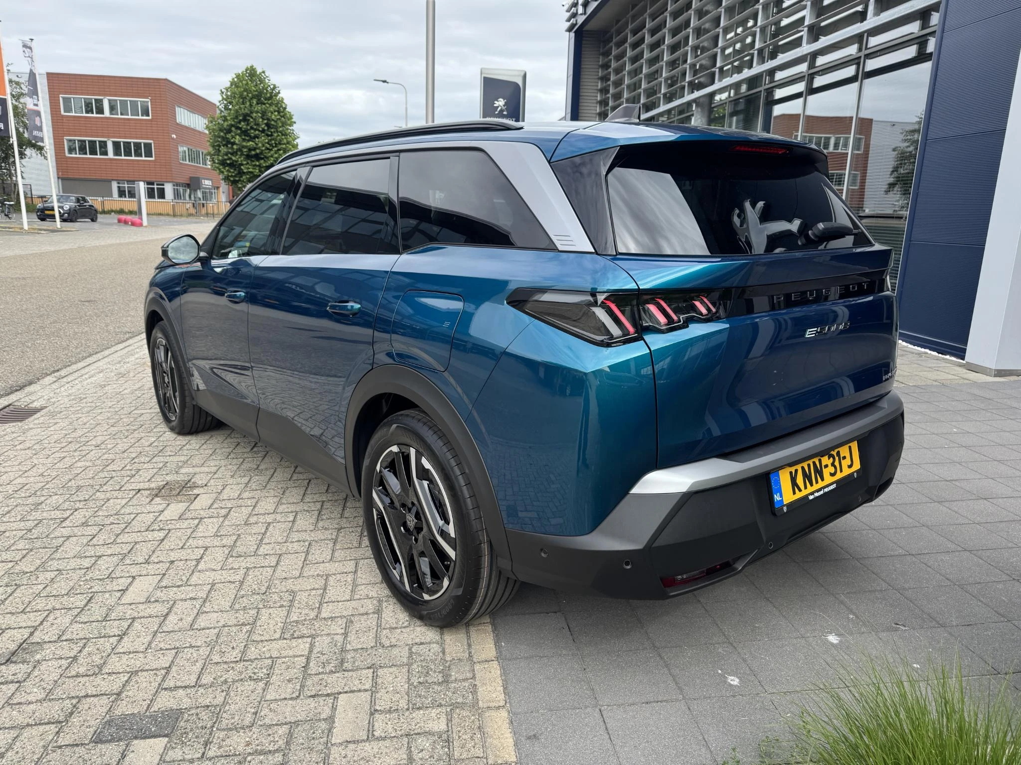 Peugeot e-5008 – autofoto 5