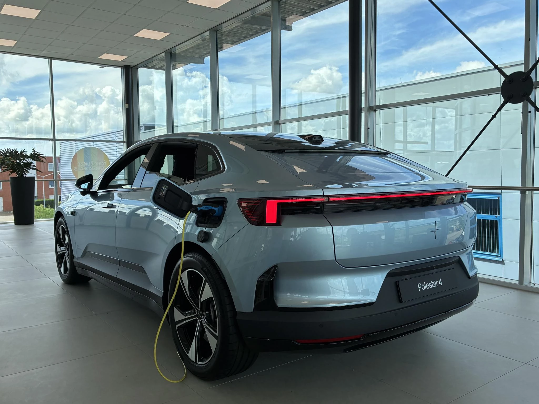 Polestar 4 – autofoto 5