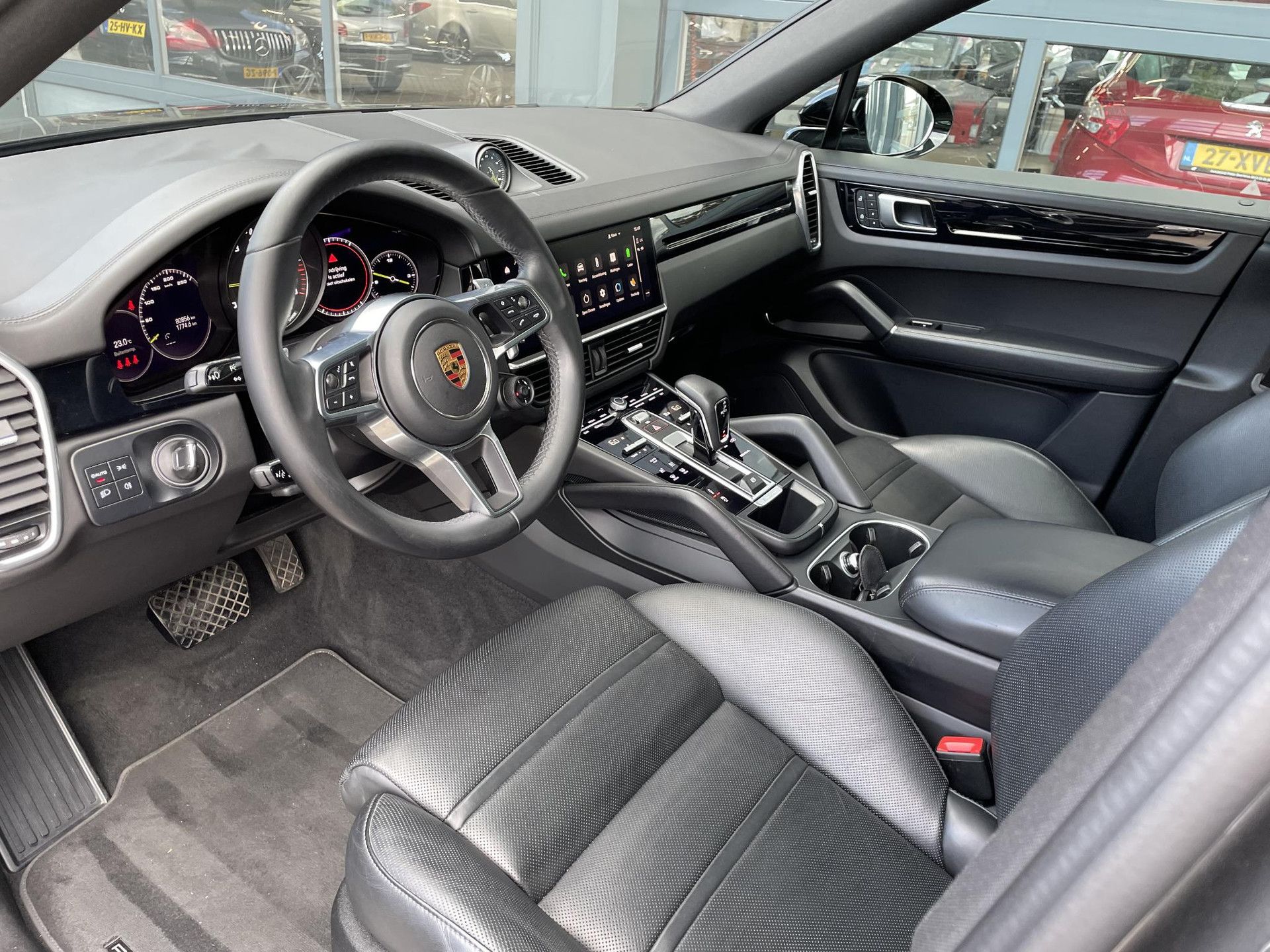 Porsche Cayenne met kenteken L-743-XR – autofoto 3