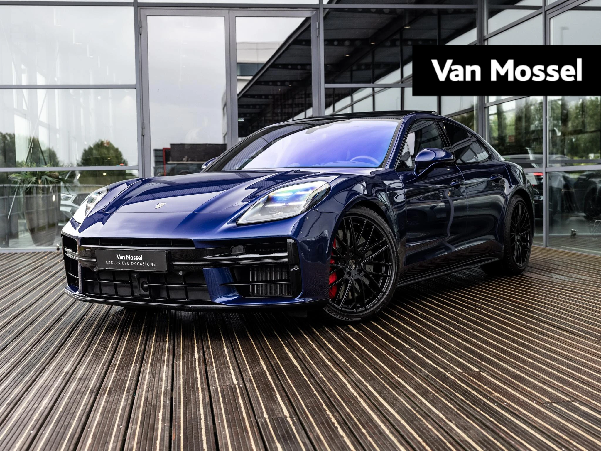 Porsche Panamera met kenteken 12100 – autofoto 2