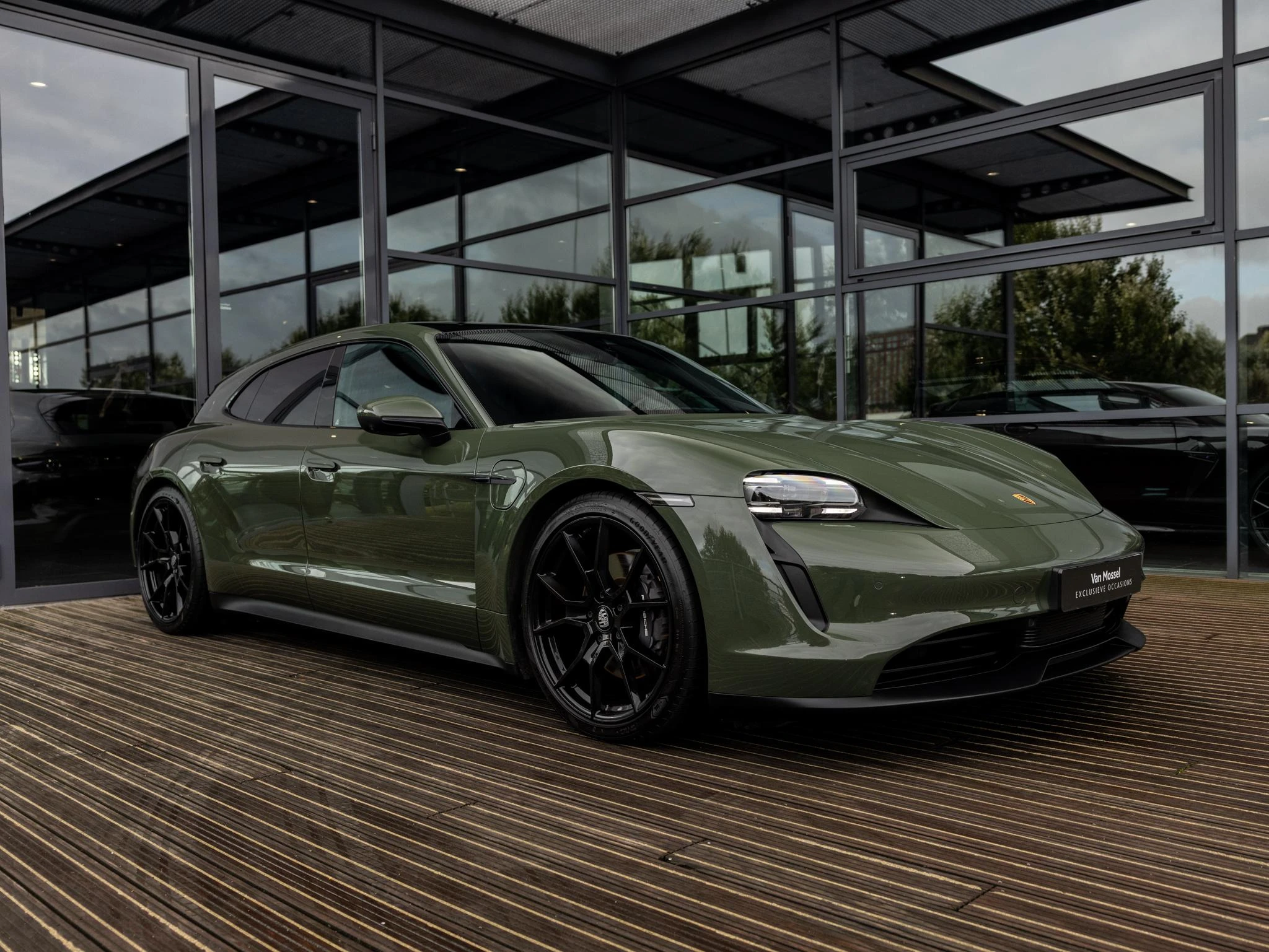 Porsche Taycan – autofoto 5