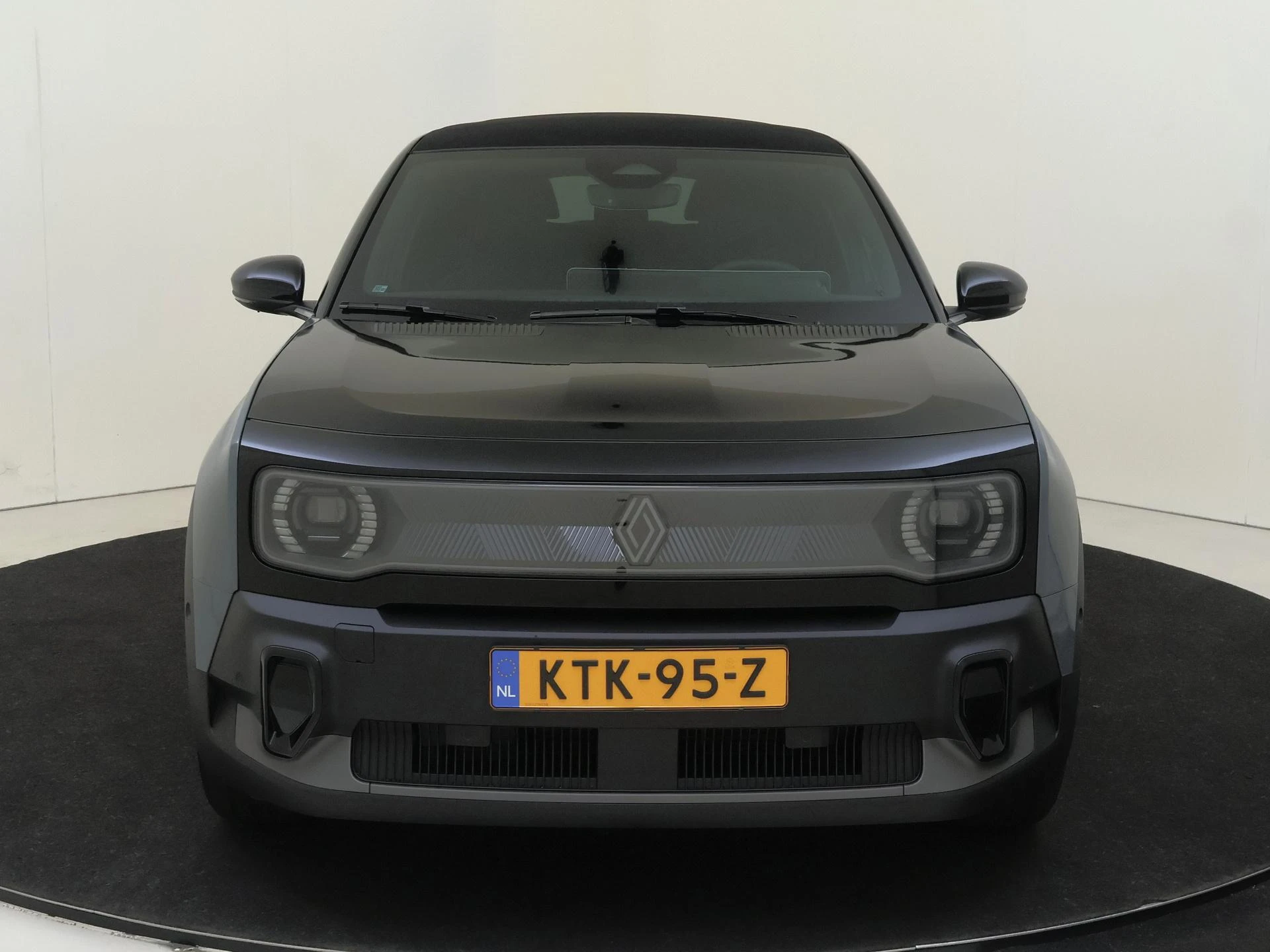 Renault 4 – autofoto 3