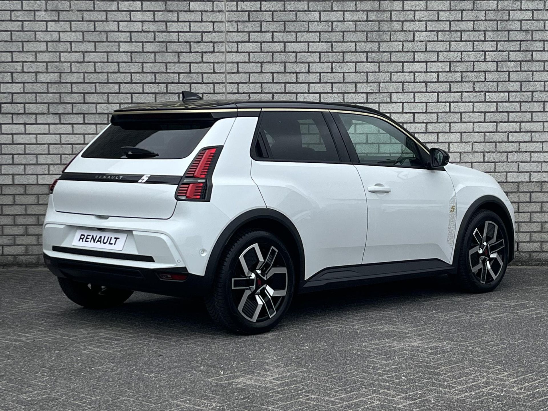 Renault 5 – autofoto 2