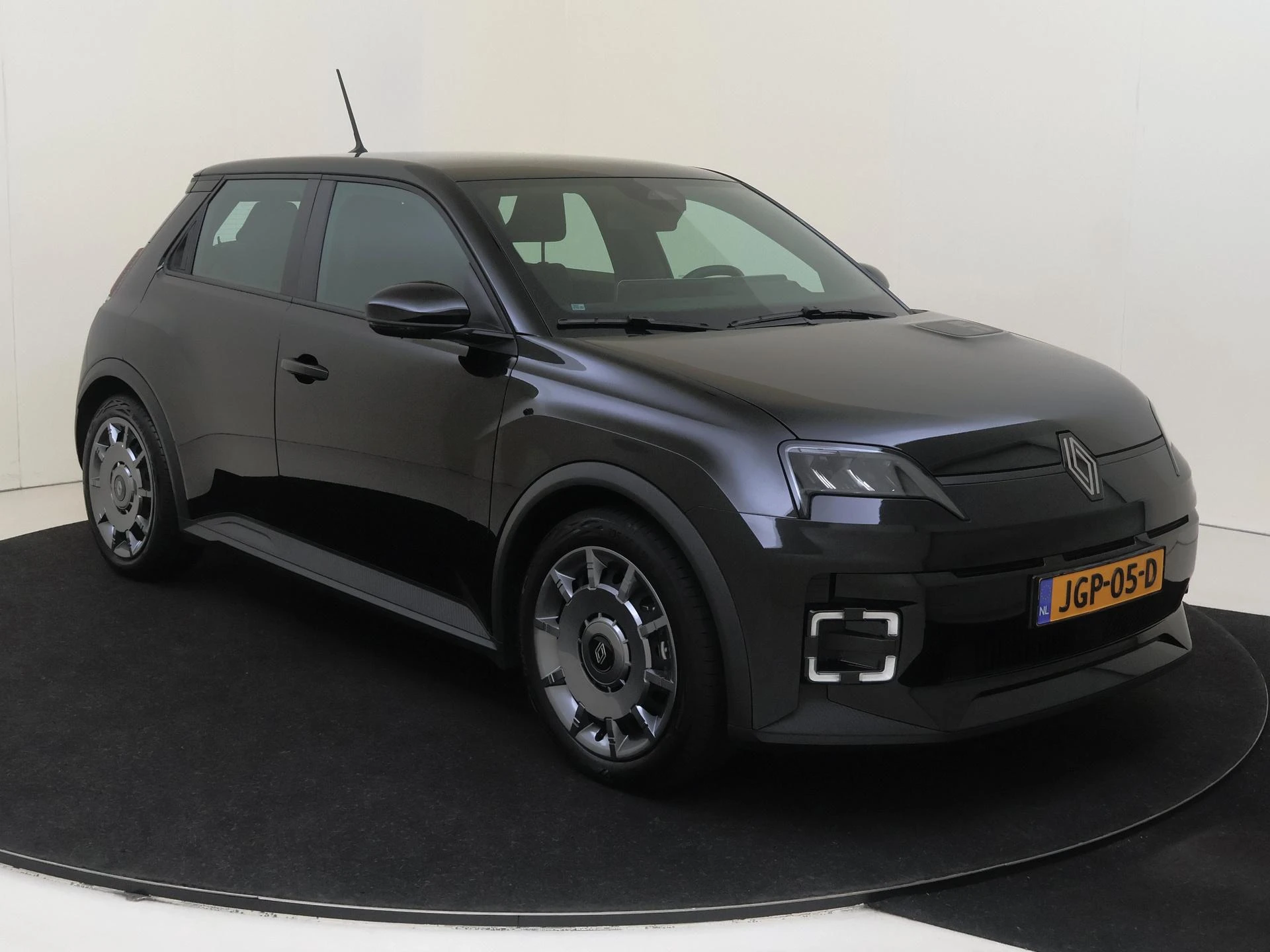 Renault 5 – autofoto 3